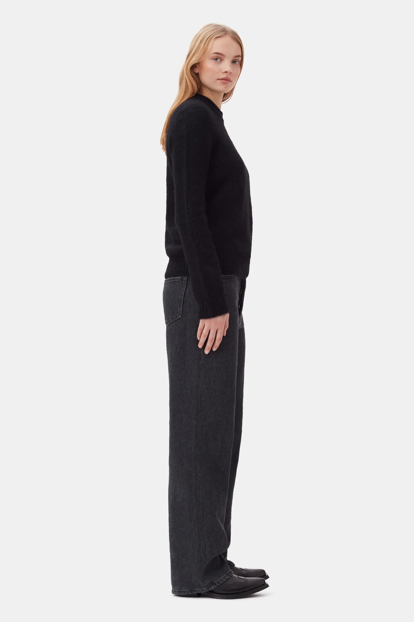 Brushed Alpaca O-Neck | Black - Image 7