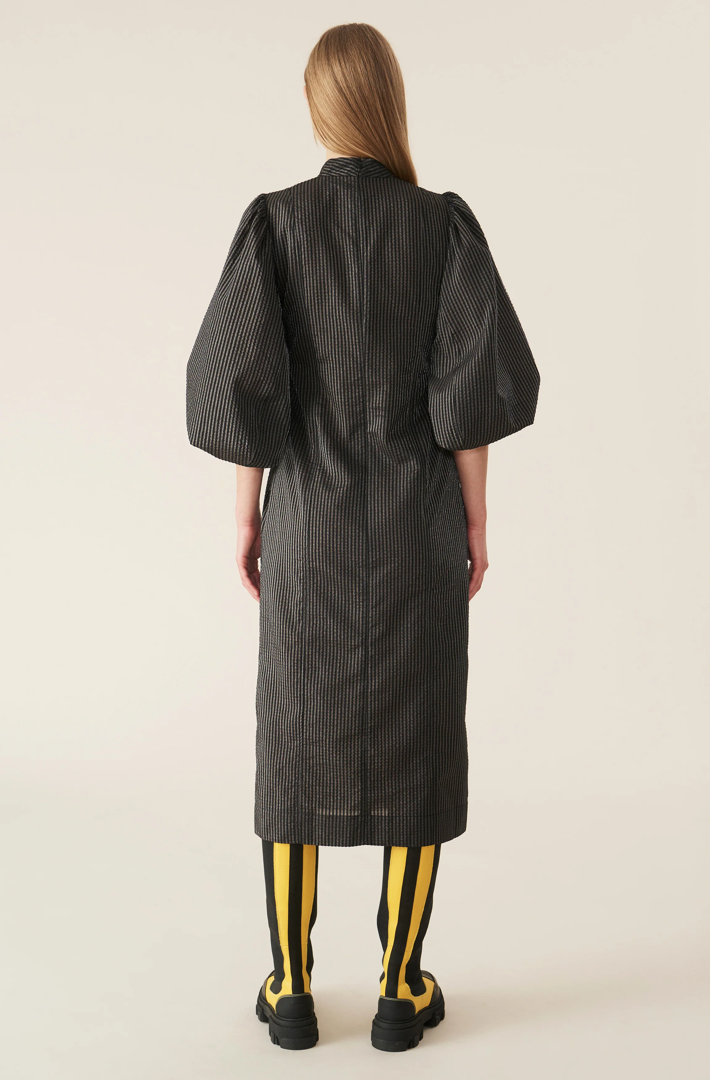 Check Seersucker Midi Dress | Black - Image 3