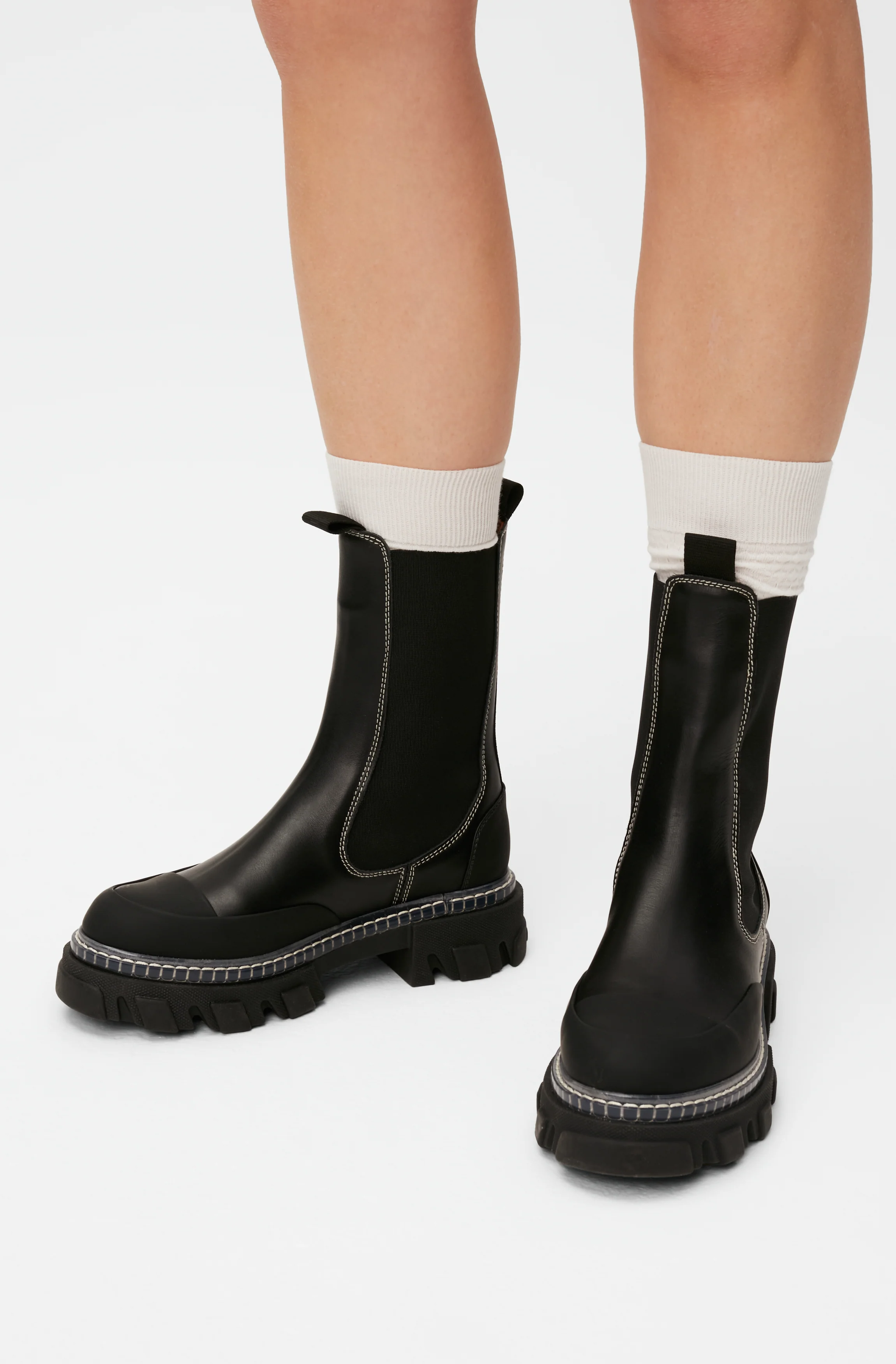 Cleated Mid Chelsea Boots | Black - Image 4