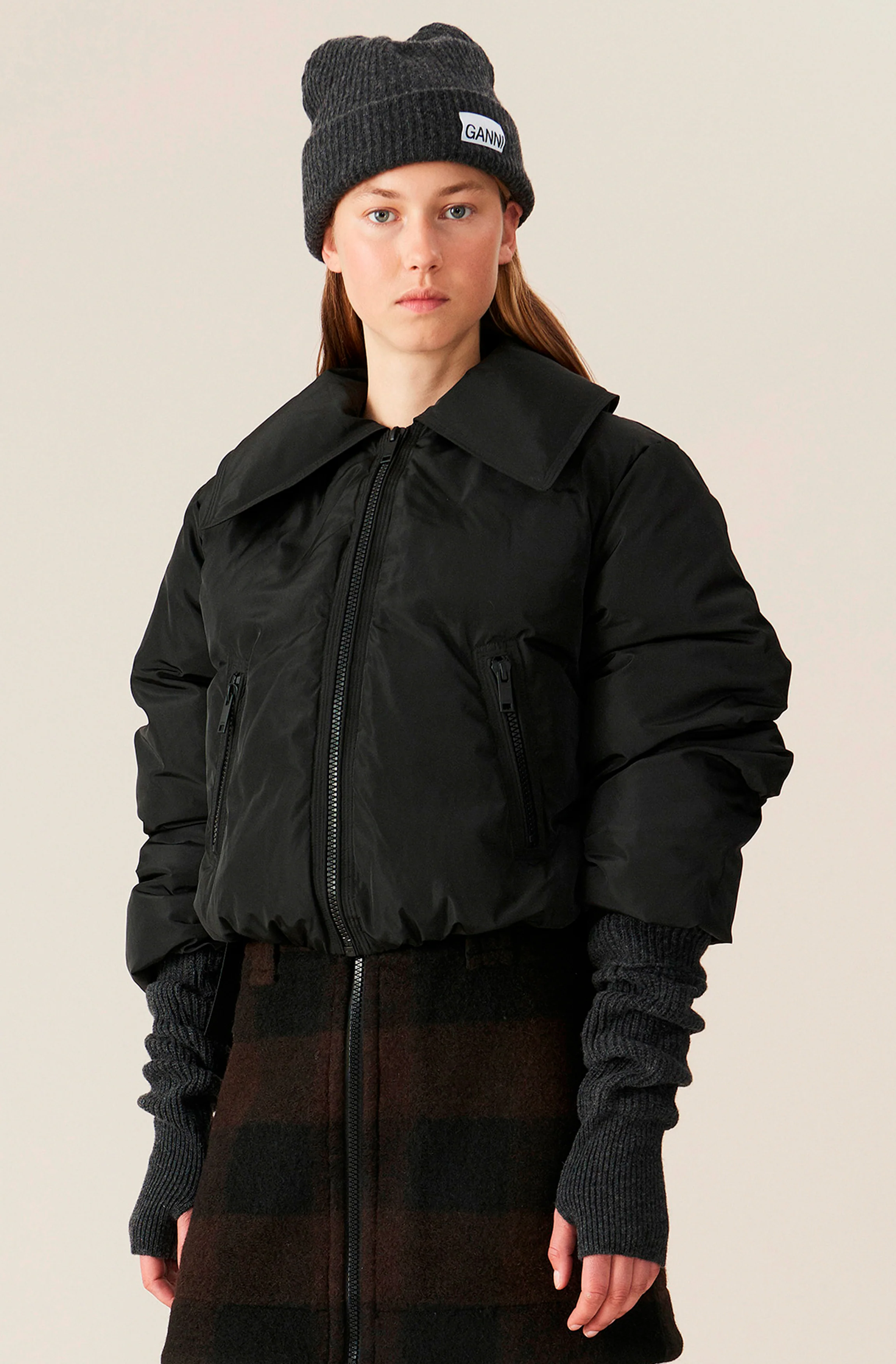Cropped Down Jacket | Black - Image 2