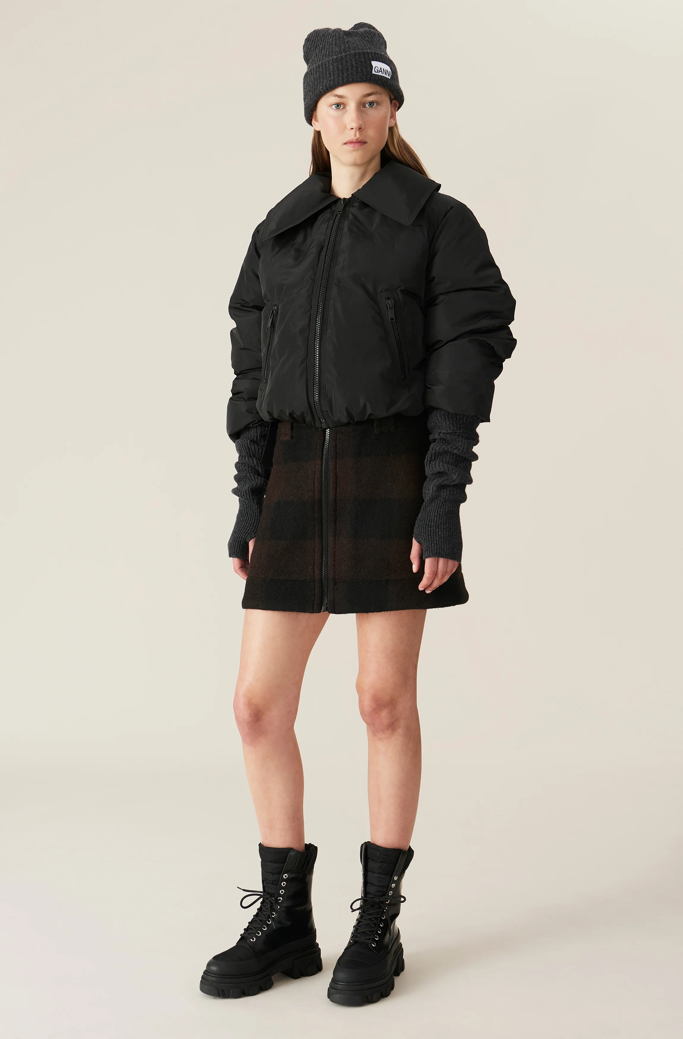 Cropped Down Jacket | Black - Image 3