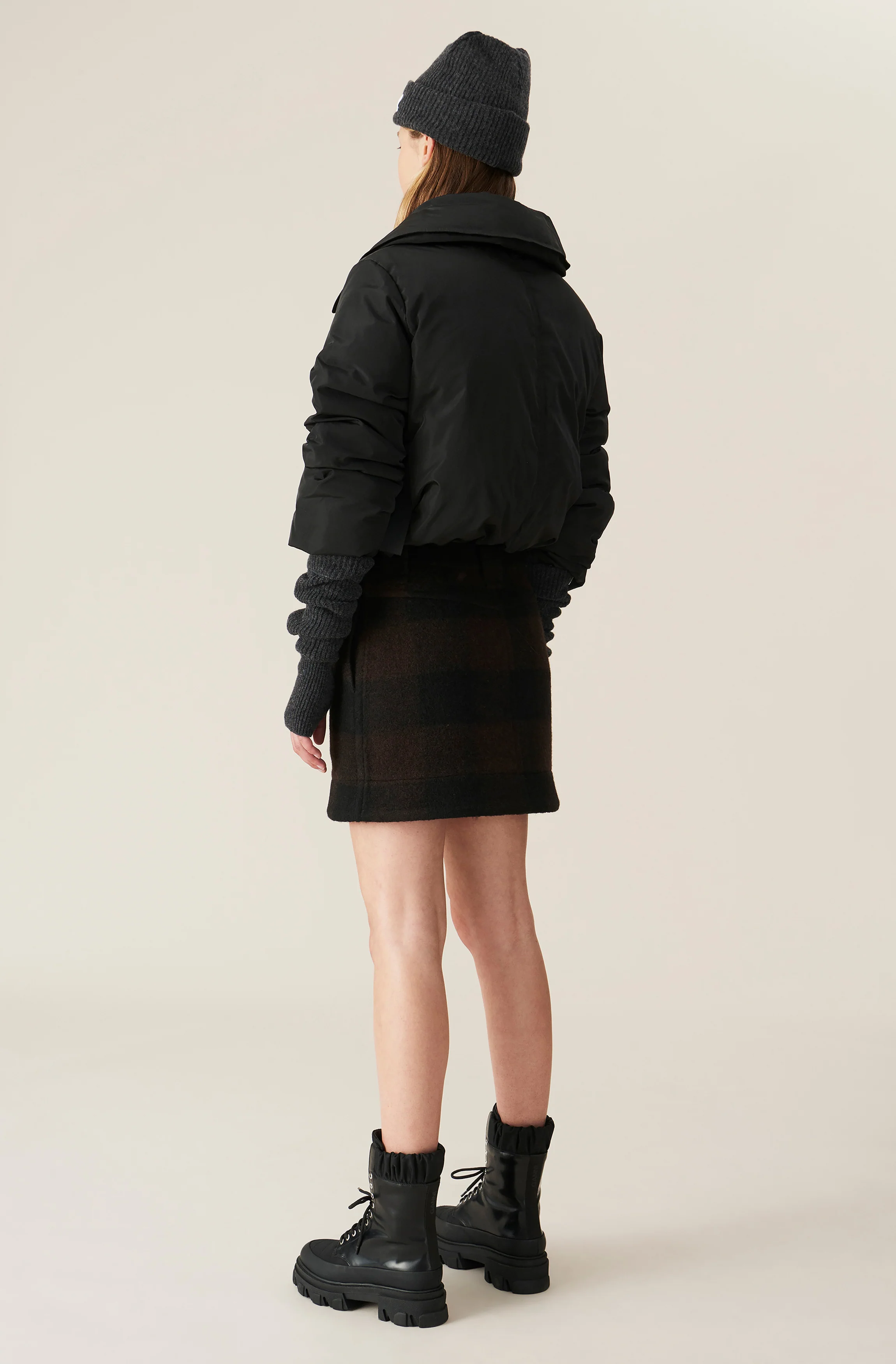 Cropped Down Jacket | Black - Image 4