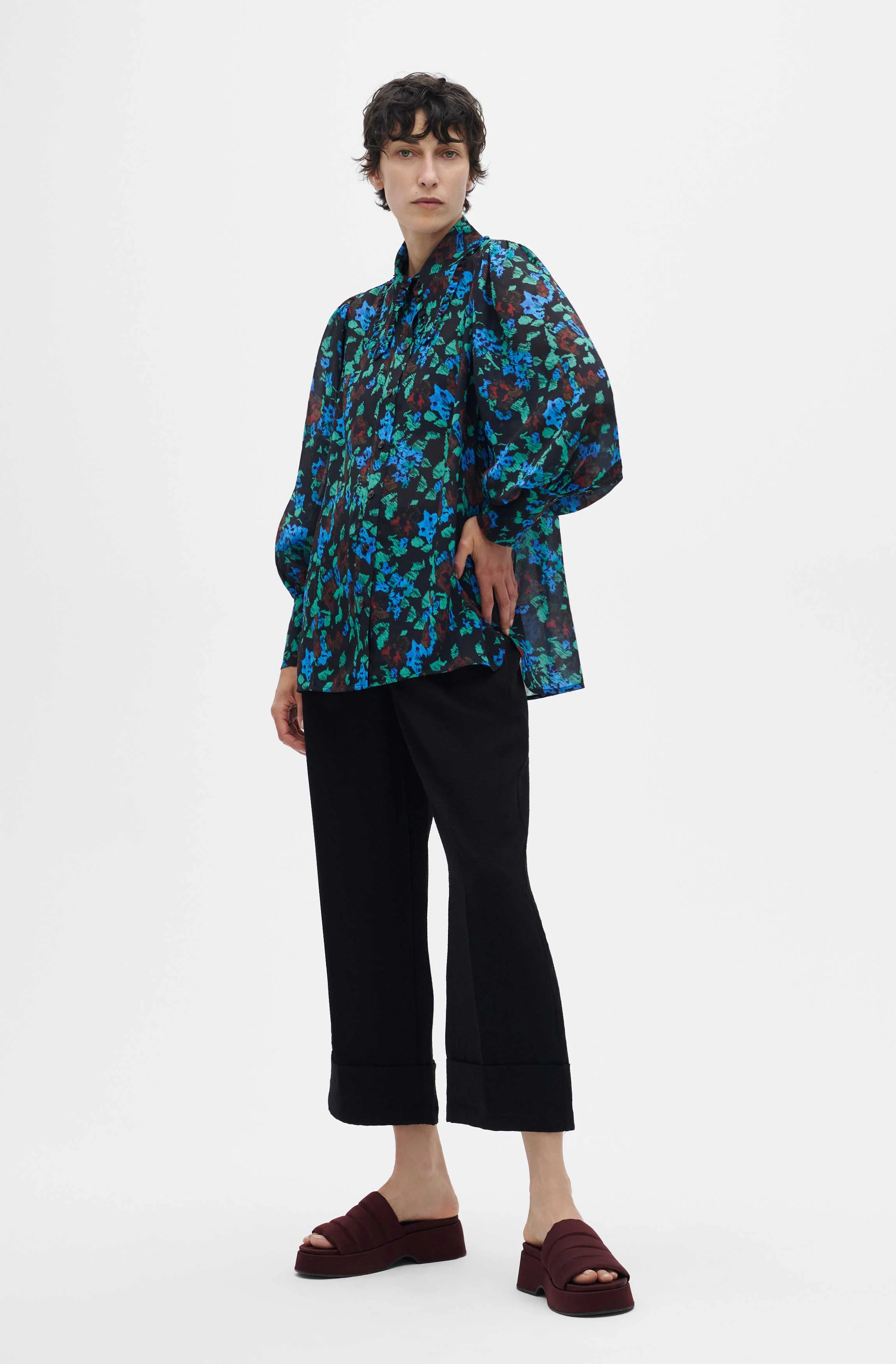 Cropped Pleated Trousers | Black - Image 3