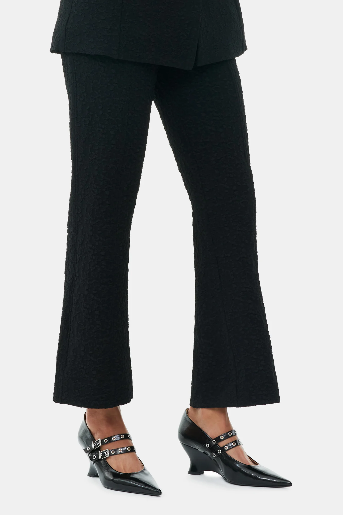 Eyelets Low Wedge Pumps | Black - Image 4