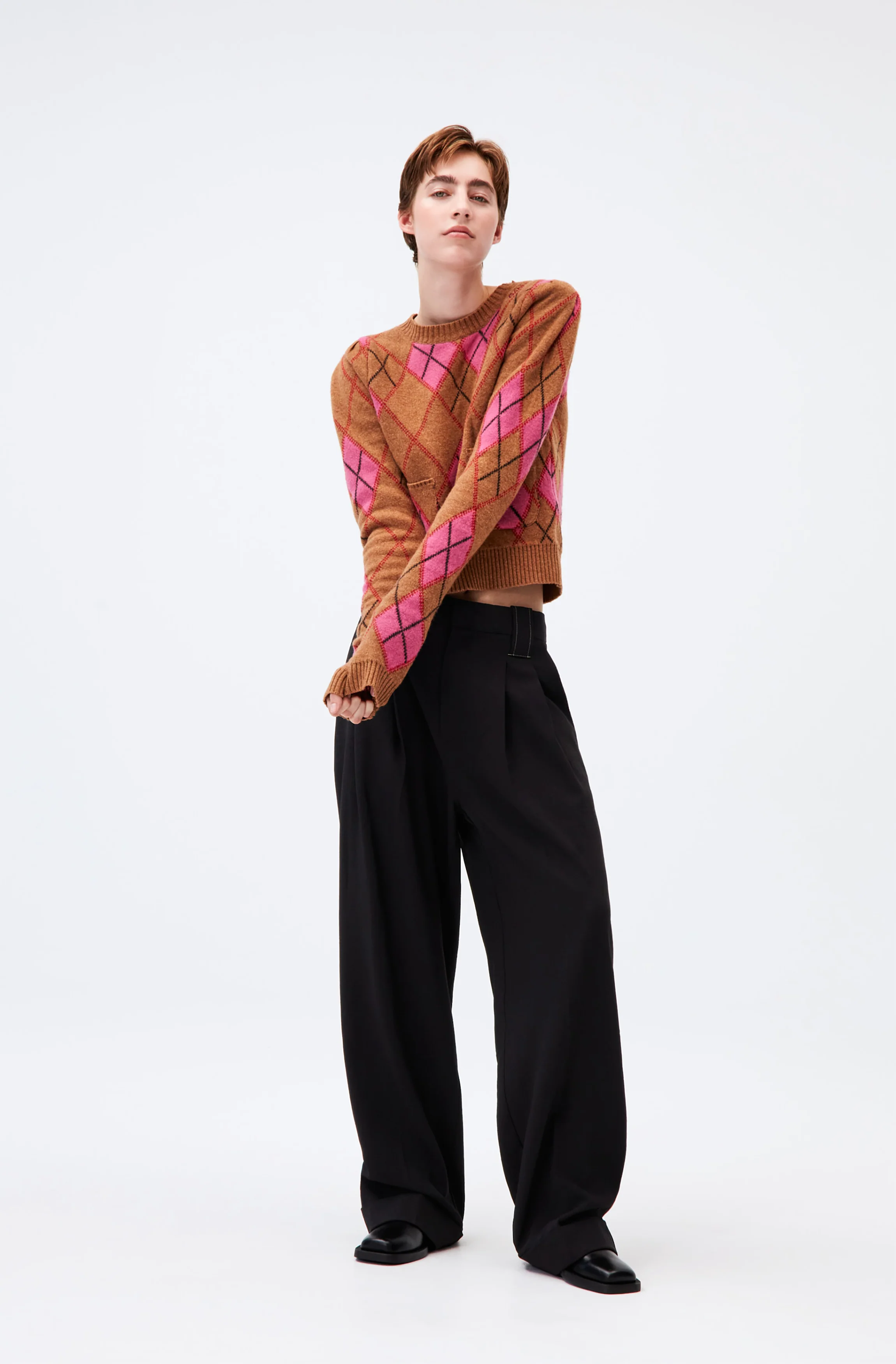 Heavy Crepe Loose Fit Mid Waist Pleat Trousers | Black - Image 2