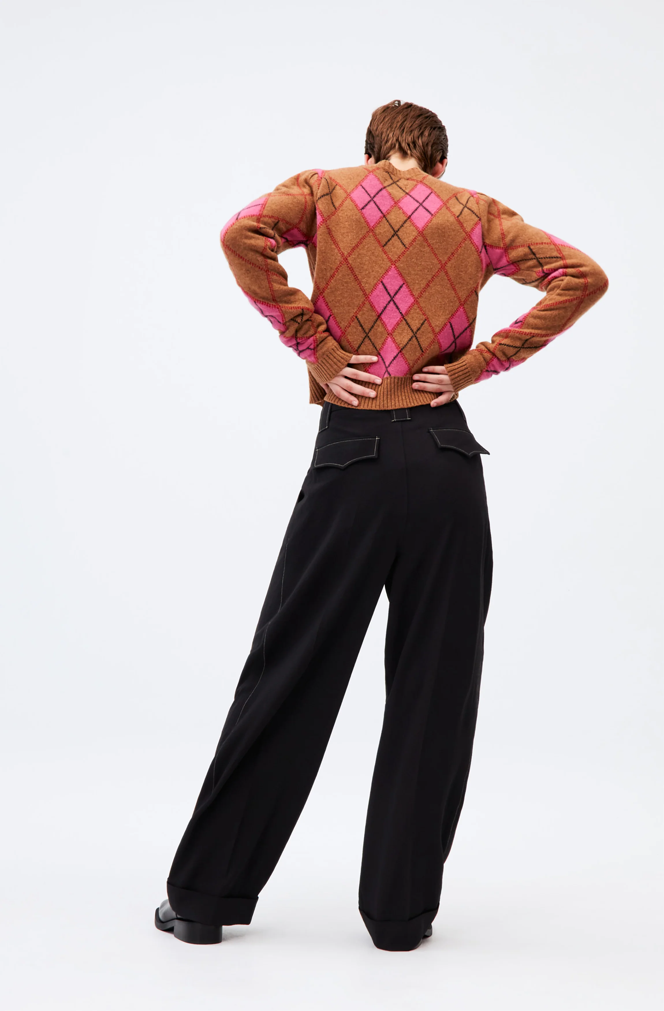 Heavy Crepe Loose Fit Mid Waist Pleat Trousers | Black - Image 3