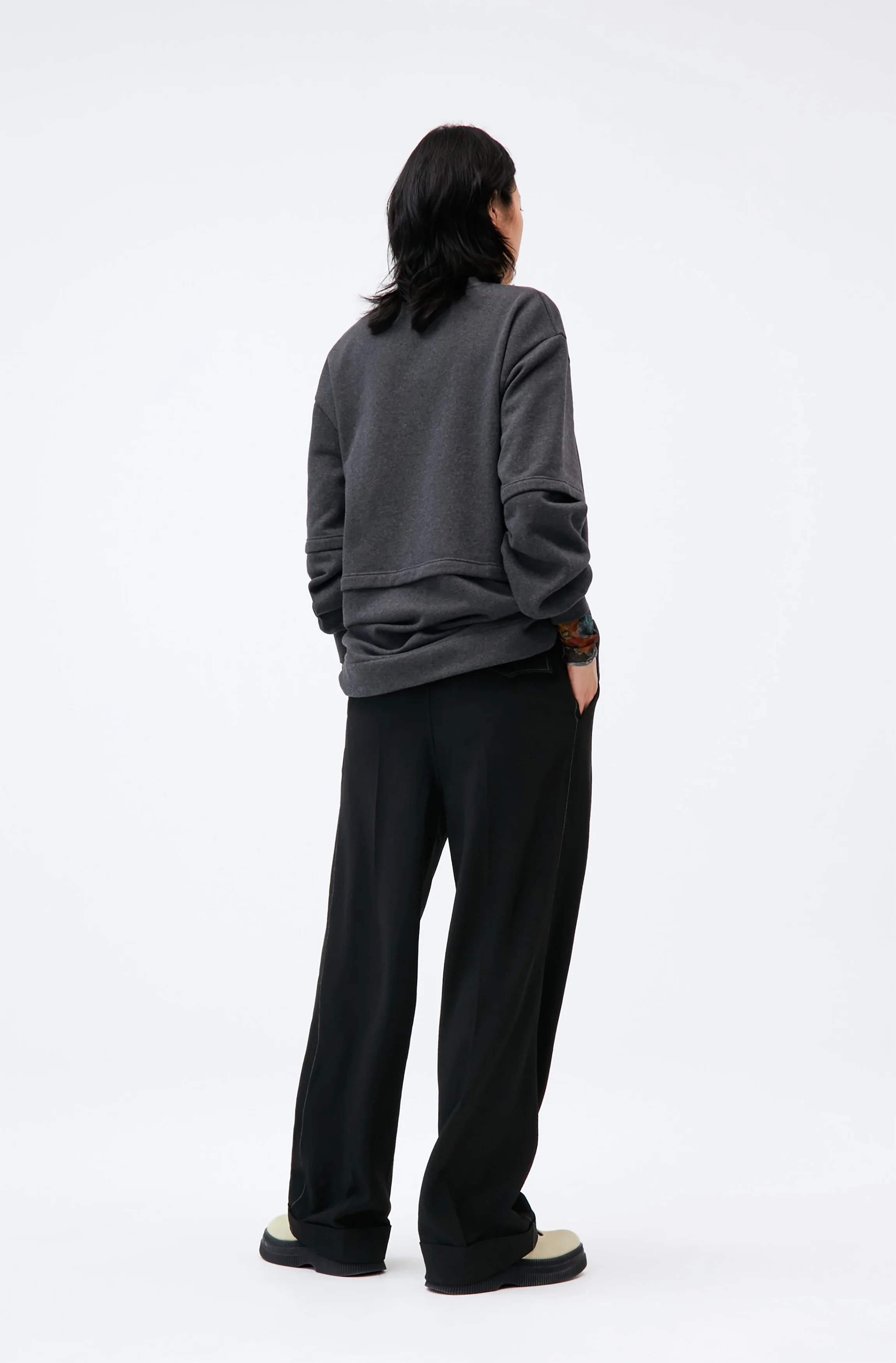 Heavy Crepe Loose Fit Mid Waist Pleat Trousers | Black - Image 5