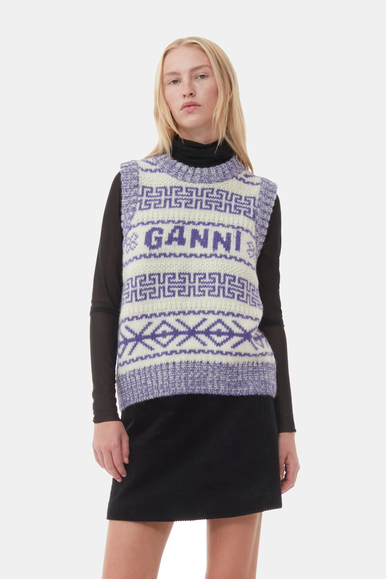 Lambswool O-neck Vest | Simply Purple - Image 3