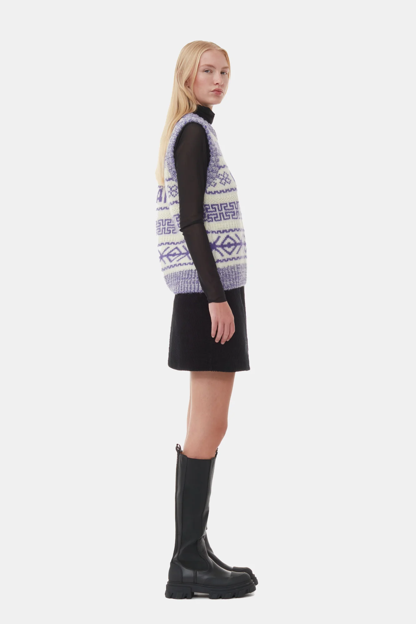 Lambswool O-neck Vest | Simply Purple - Image 5