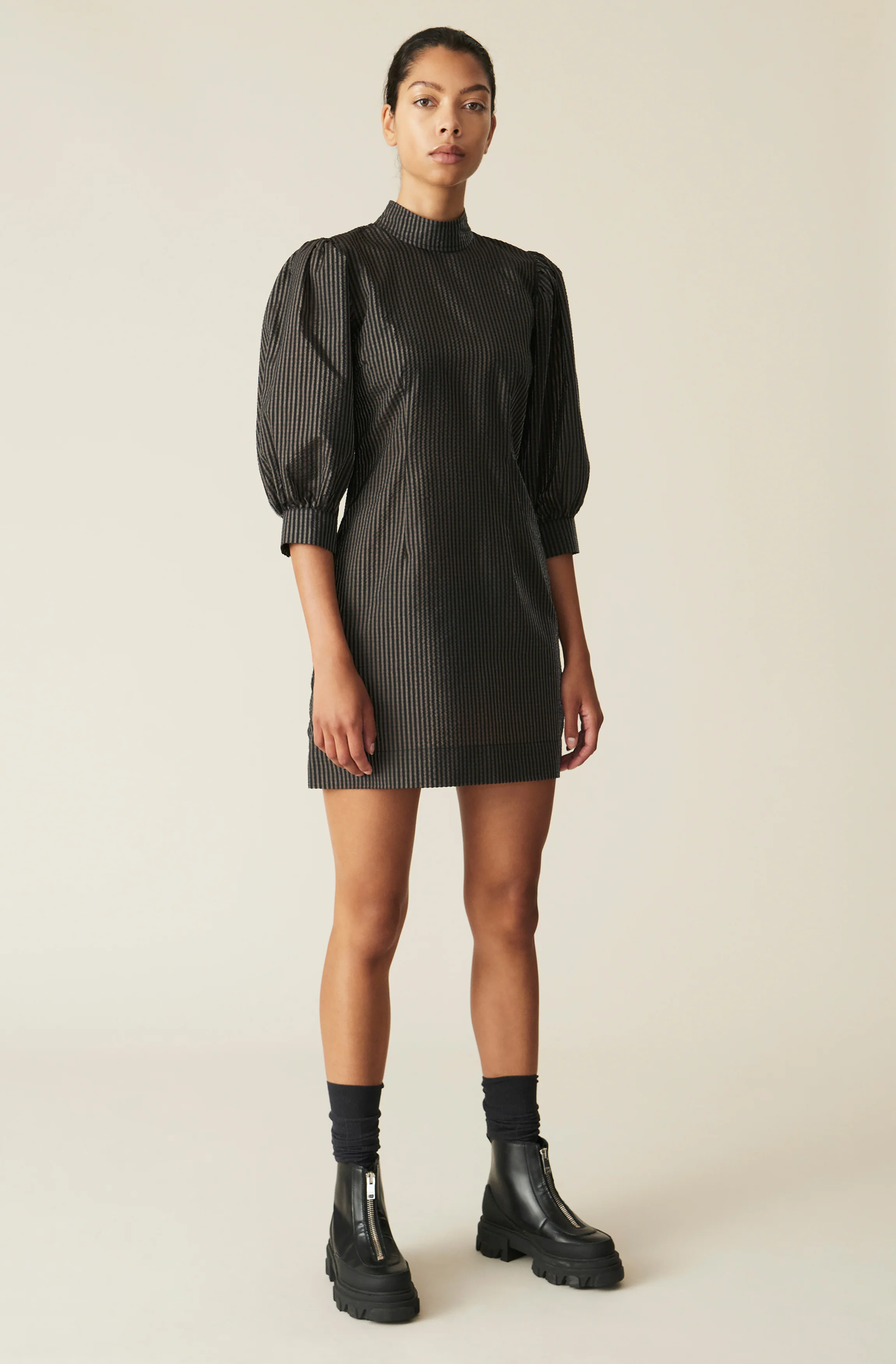 Metallic Seersucker Puff Sleeve Dress | Black - Image 2