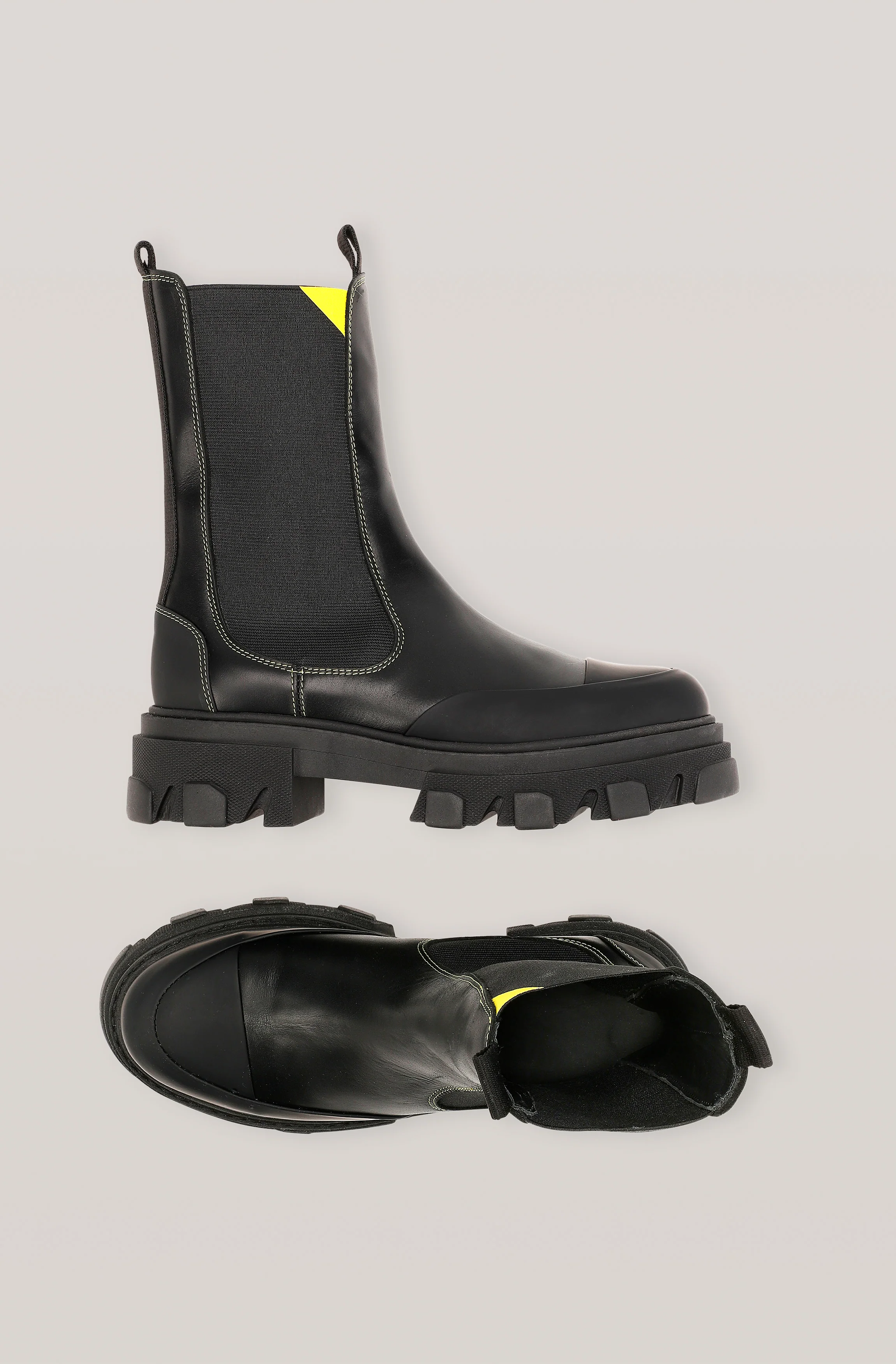Mid Chelsea Boot | Black - Image 2