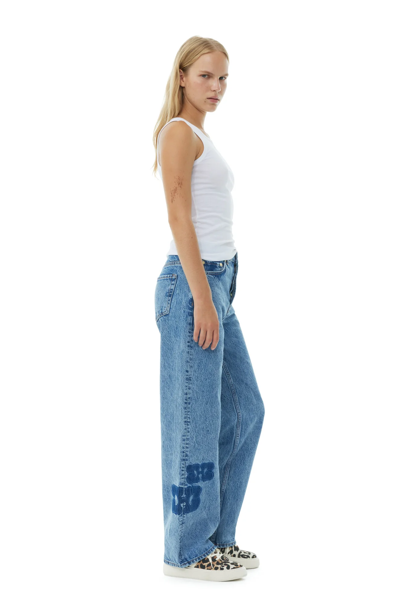 Patch Izey Jeans | Mid Blue Stone - Image 4