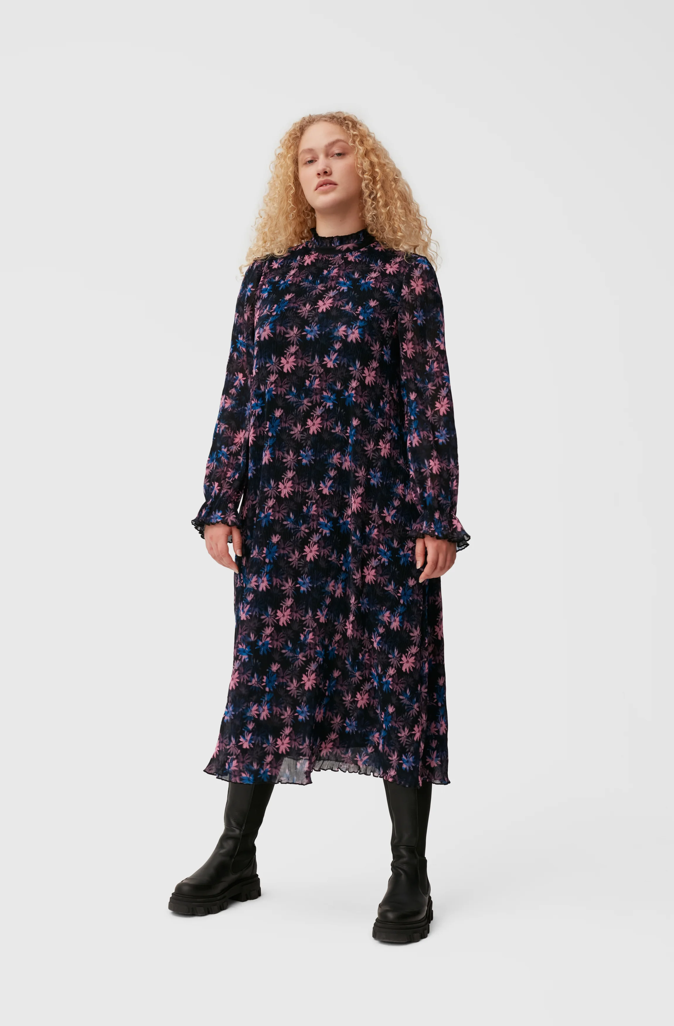 Pleated Georgette Midi Dress | Daisy Spray Lilac Sachet - Image 6