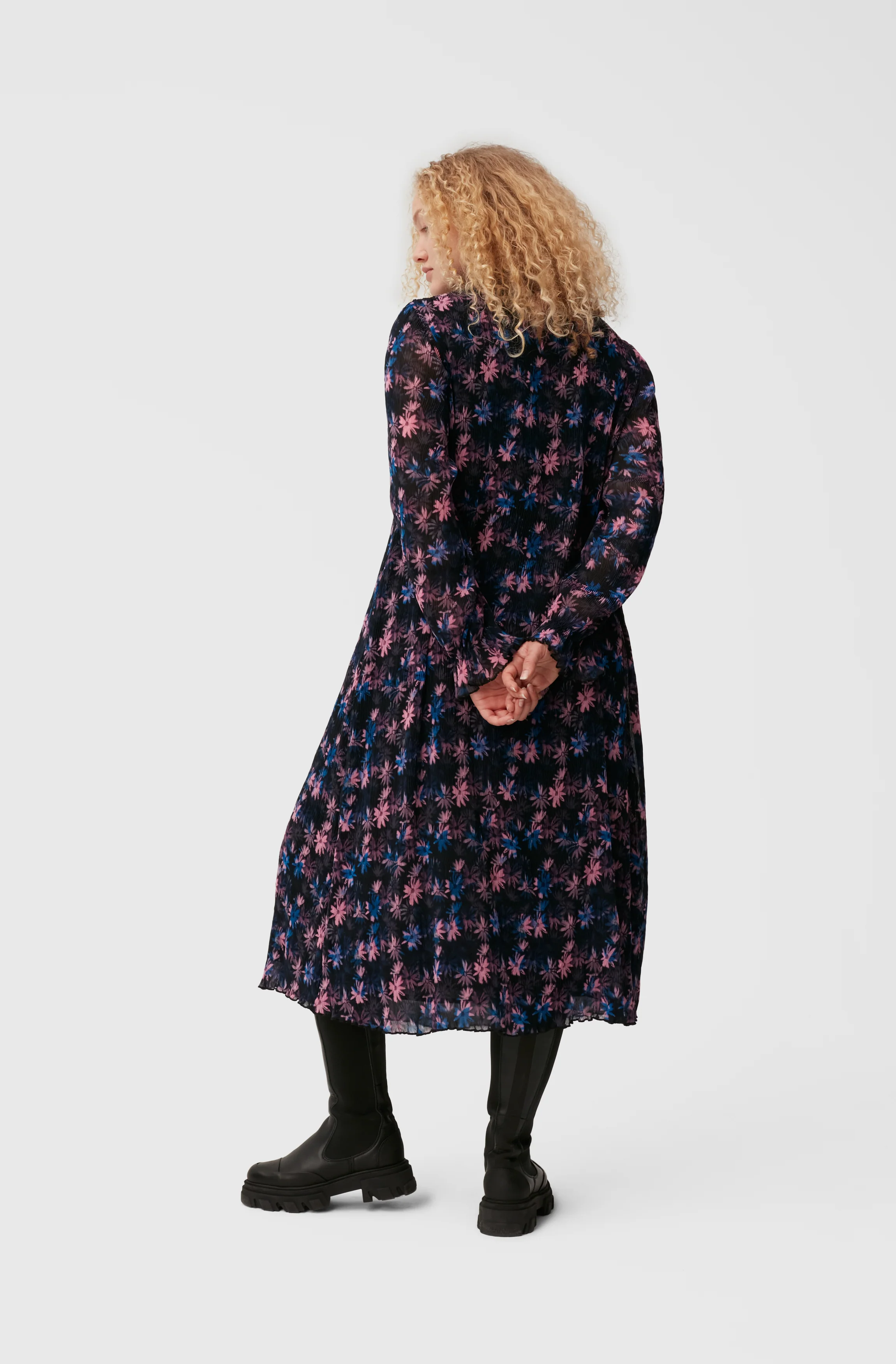Pleated Georgette Midi Dress | Daisy Spray Lilac Sachet - Image 7