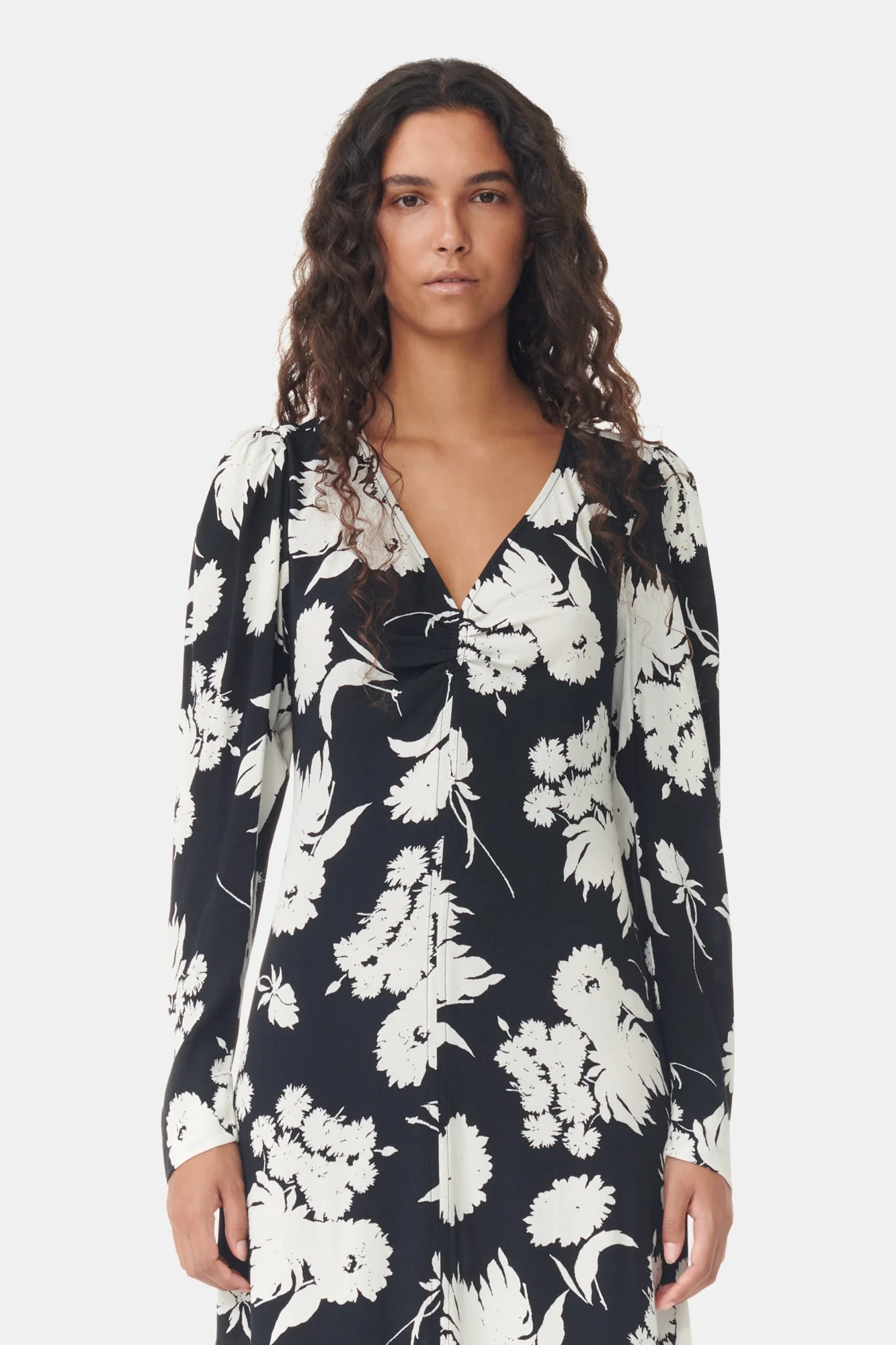 Printed Crepe V-Neck Dress | Black - Image 4
