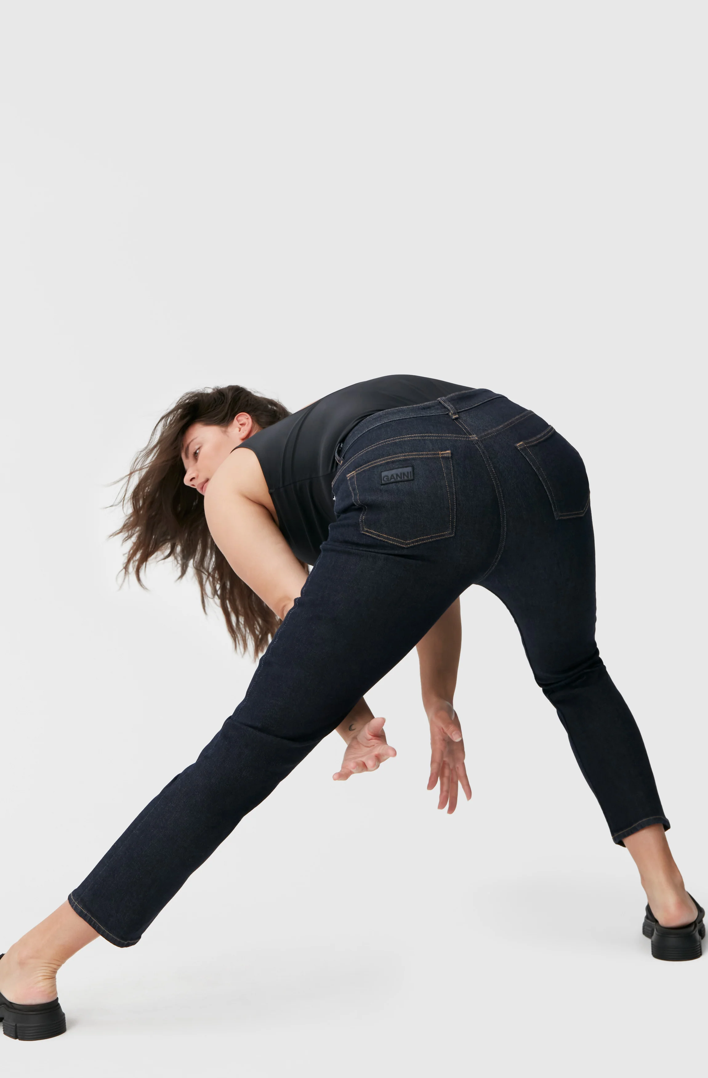 Stretch Cropped Jeans | Indigo - Image 4