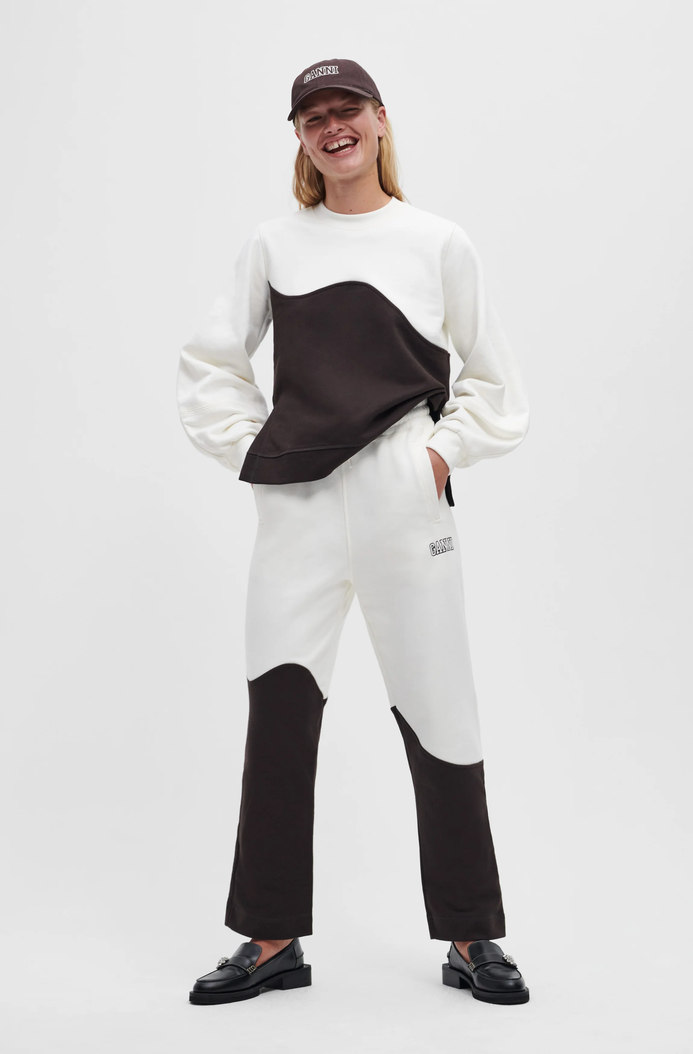 Wave Colorblock Sweatpants | Mole - Image 2