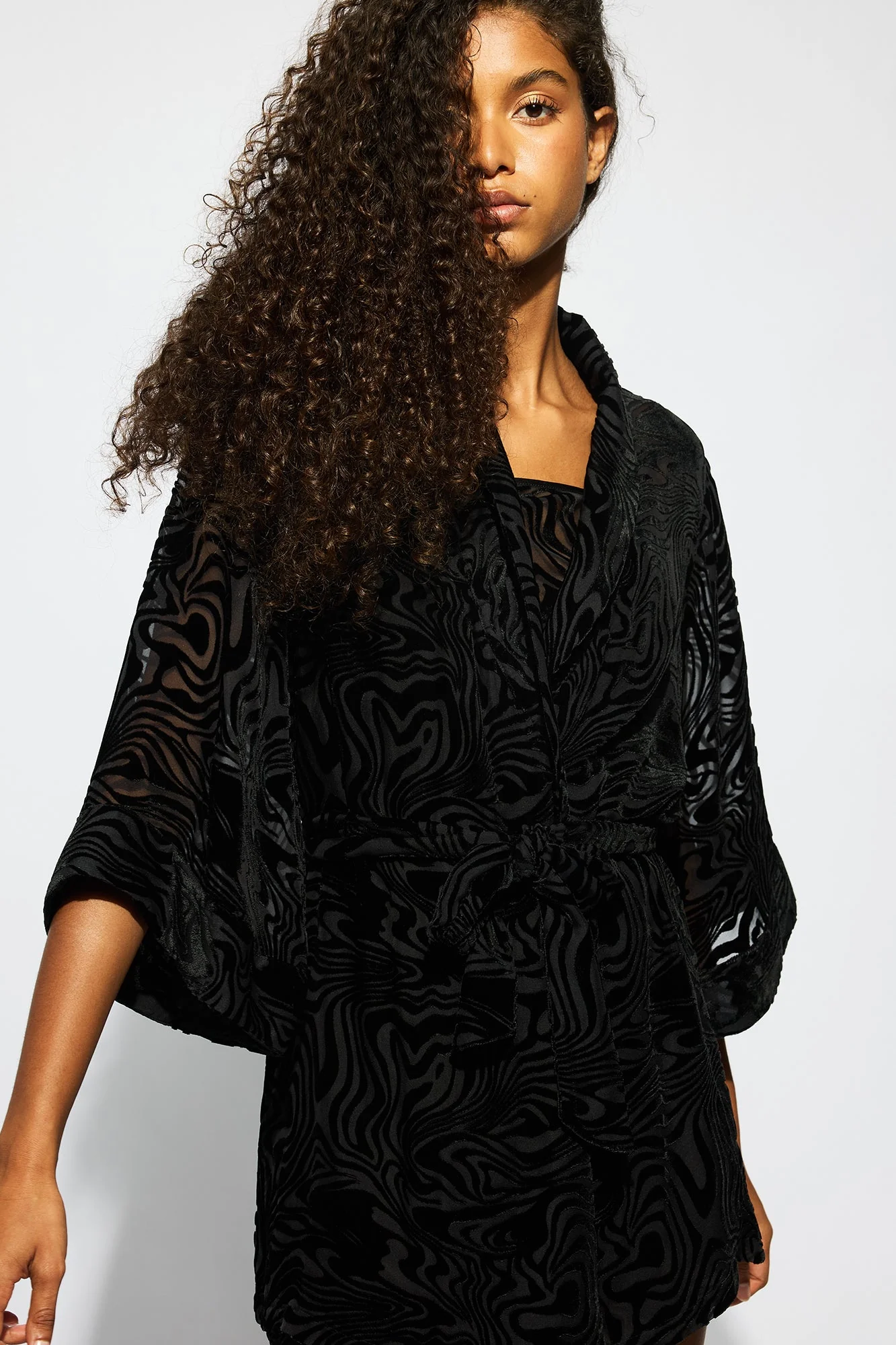 Daisy Robe | Black - Image 3