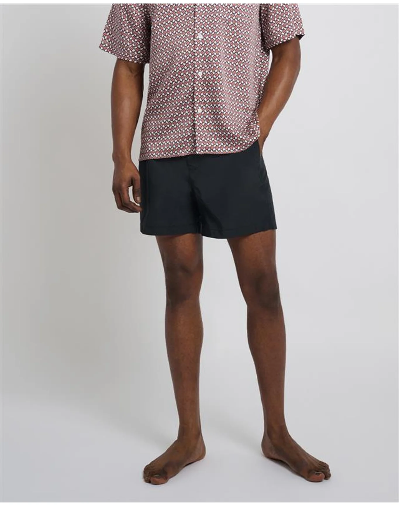 Men | Calder Buckle 5" Swim Trunk | Black - Image 3