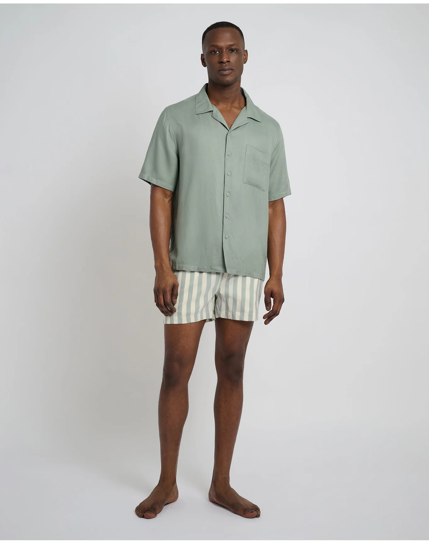 Men | Charles 4" Swim Trunk | Sage Cream - Image 4