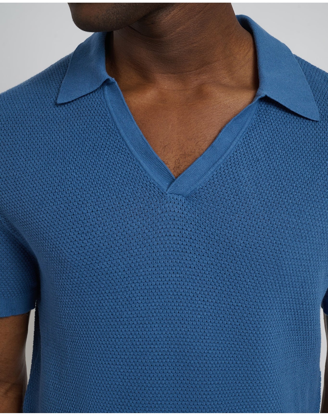 Men | Cotton Textured Johnny Collar Polo | Vintage Indigo - Image 2