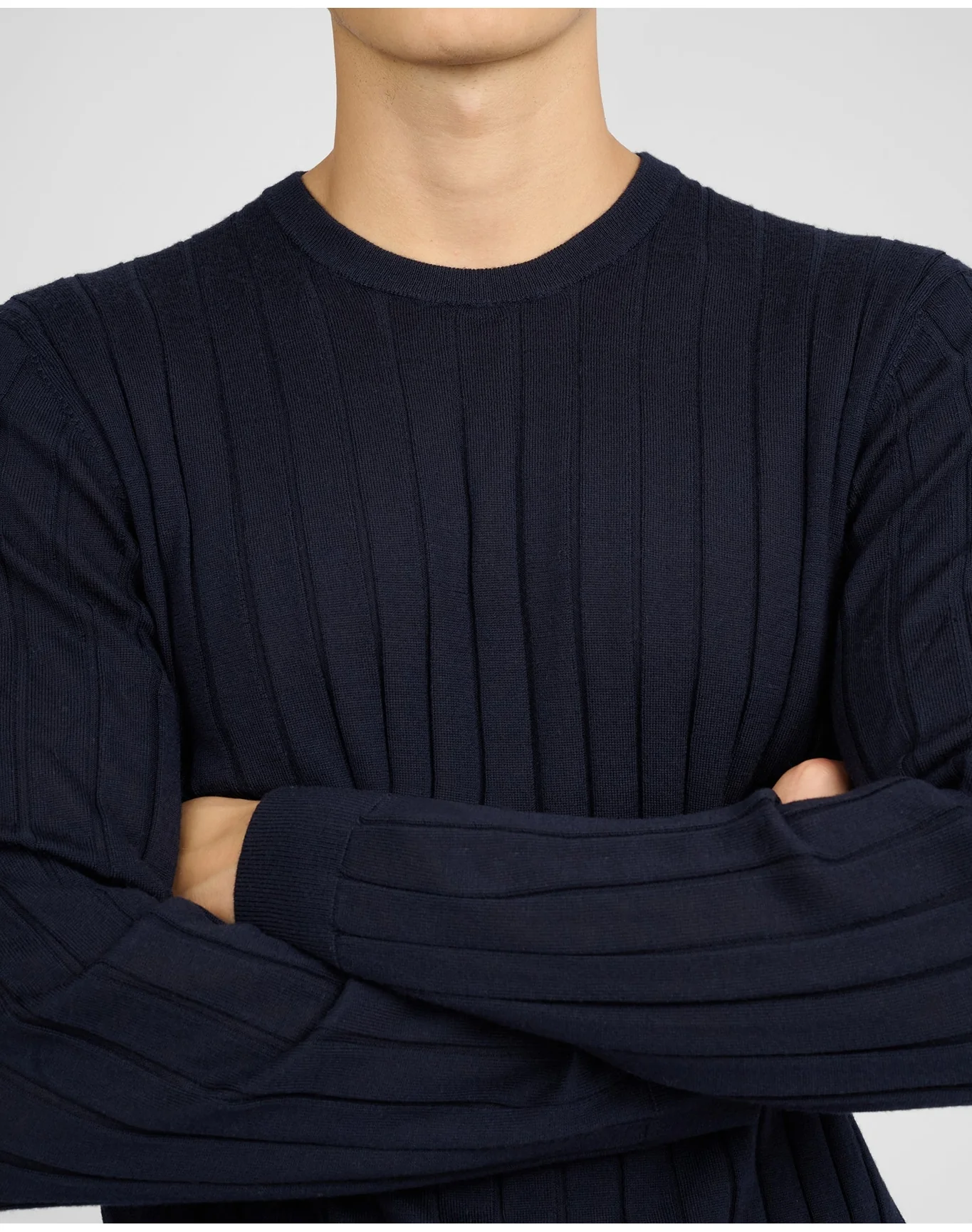 Men | Extra Fine Merino Wool Crewneck Sweater | Midnight - Image 3