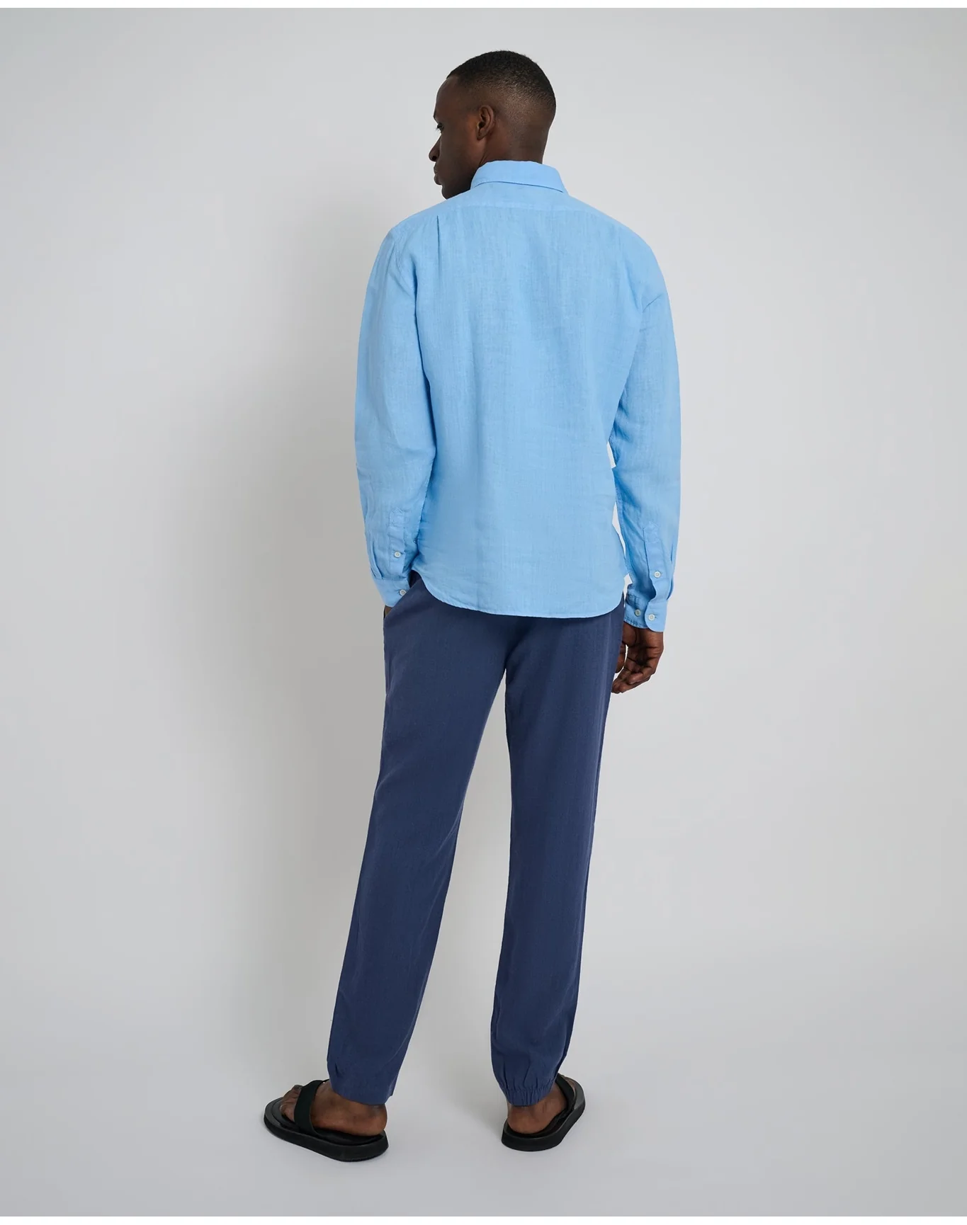 Men | Garment Dye Linen Standard Fit Shirt | Light Blue - Image 5