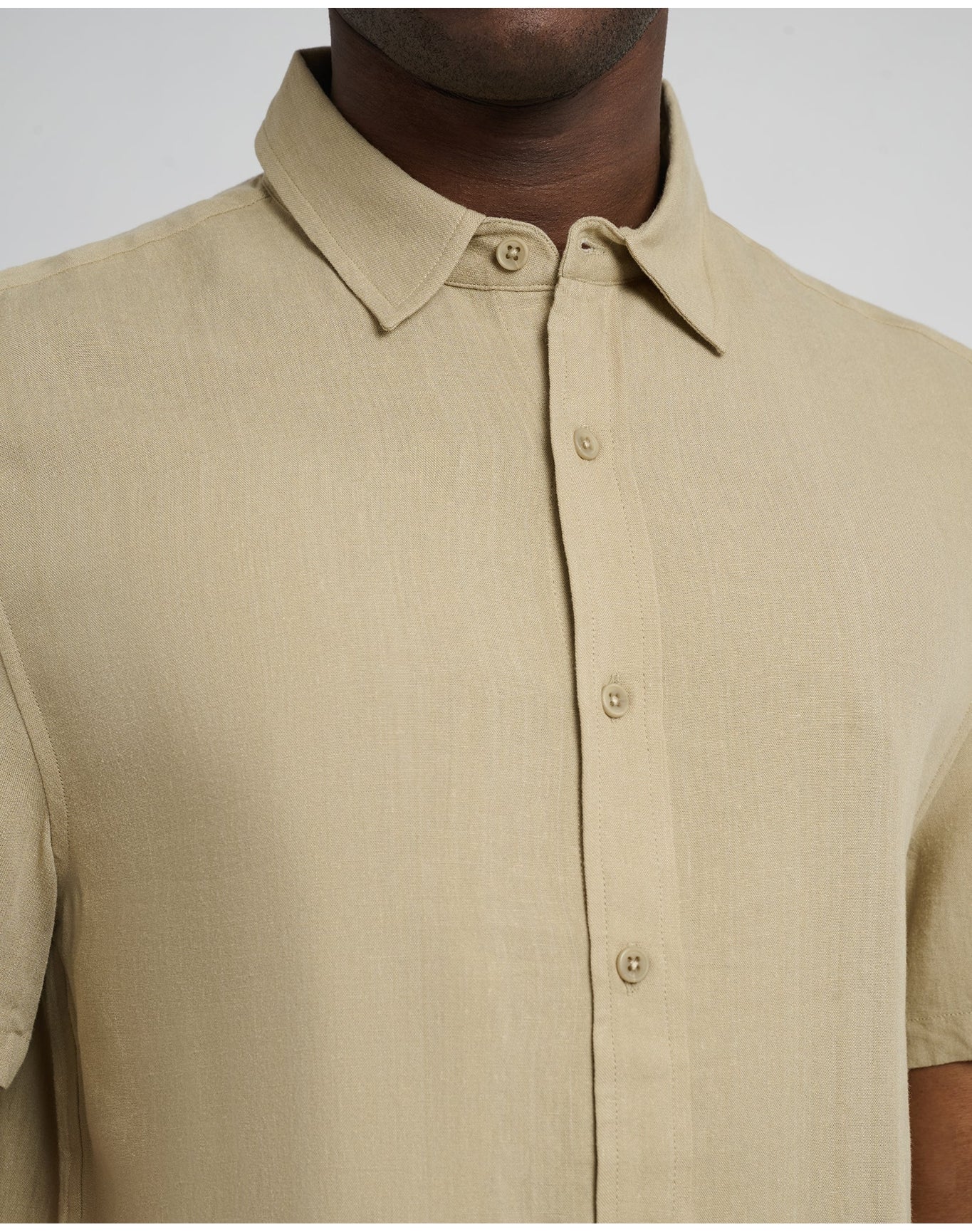 Men | Standard Short Sleeve Linen Shirt | Sand - Image 3