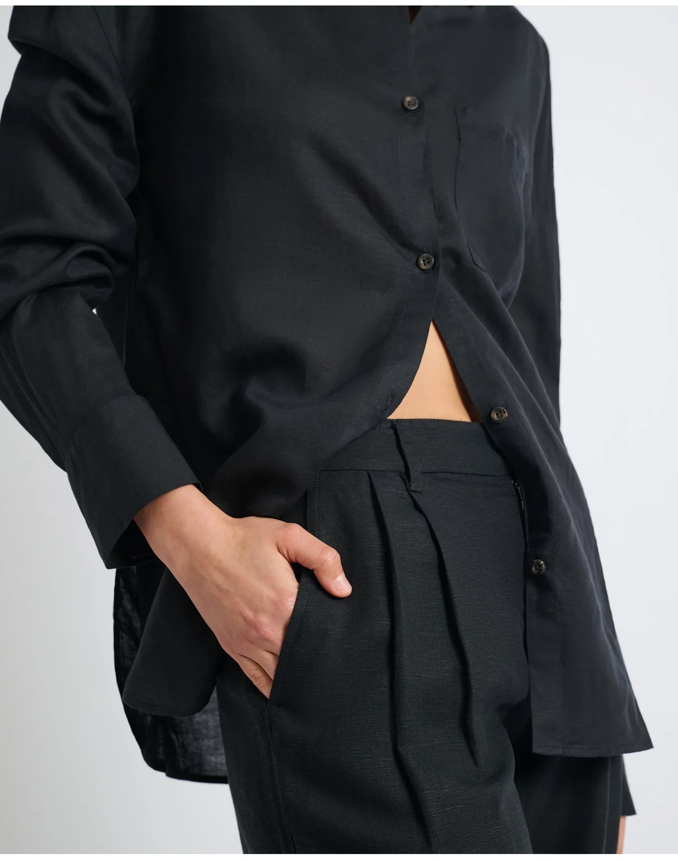 Women | Air Linen Boyfriend Shirt | Black - Image 4