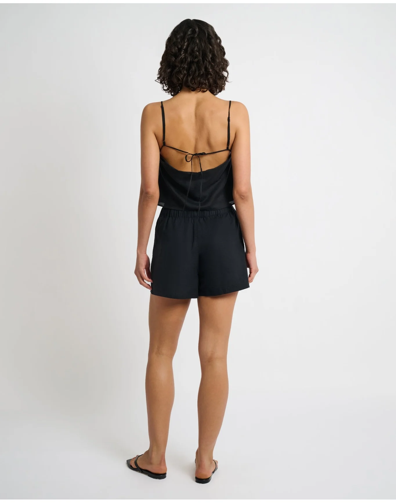 Women | Air Linen Elastic Drawstring Short | Black - Image 5