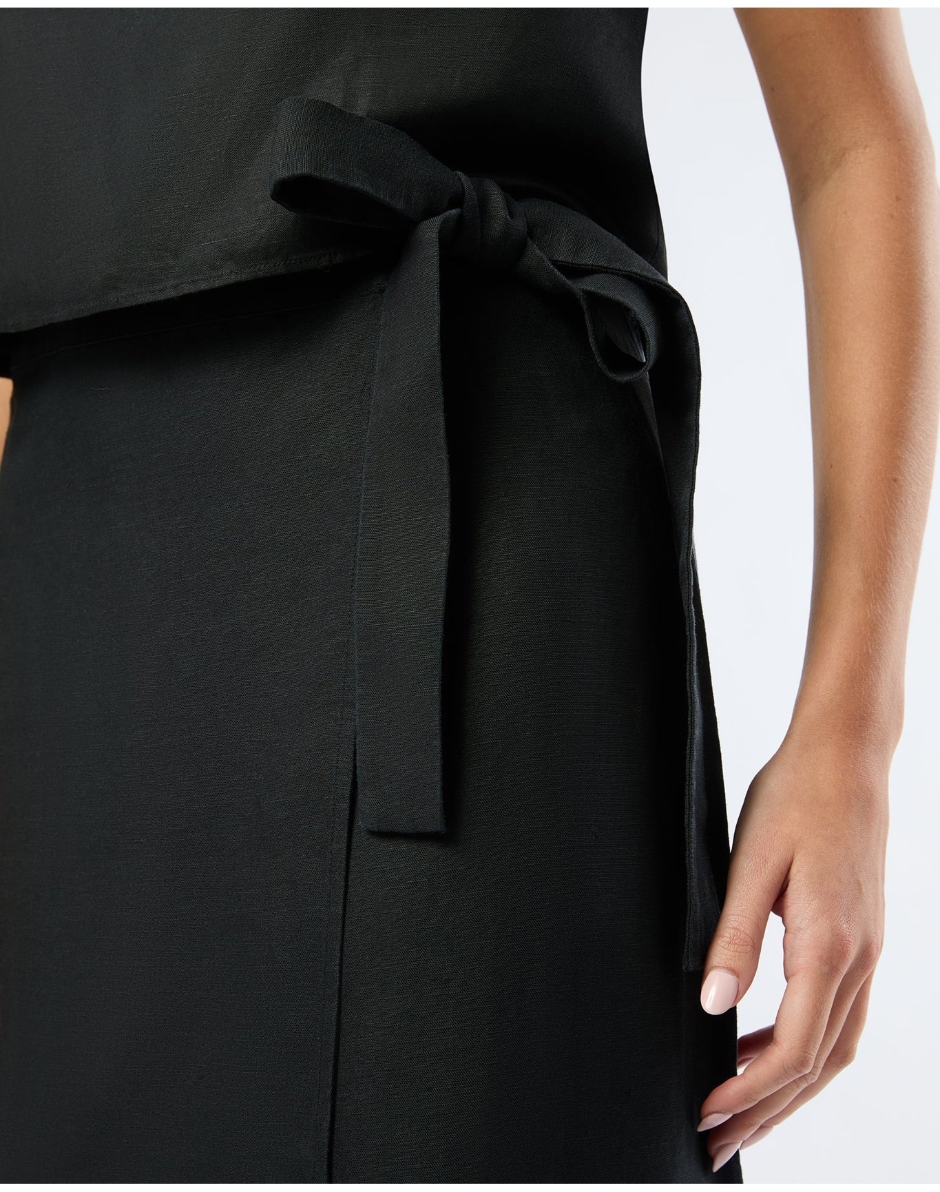 Women | Air Linen Maxi Wrap Skirt | Black - Image 4