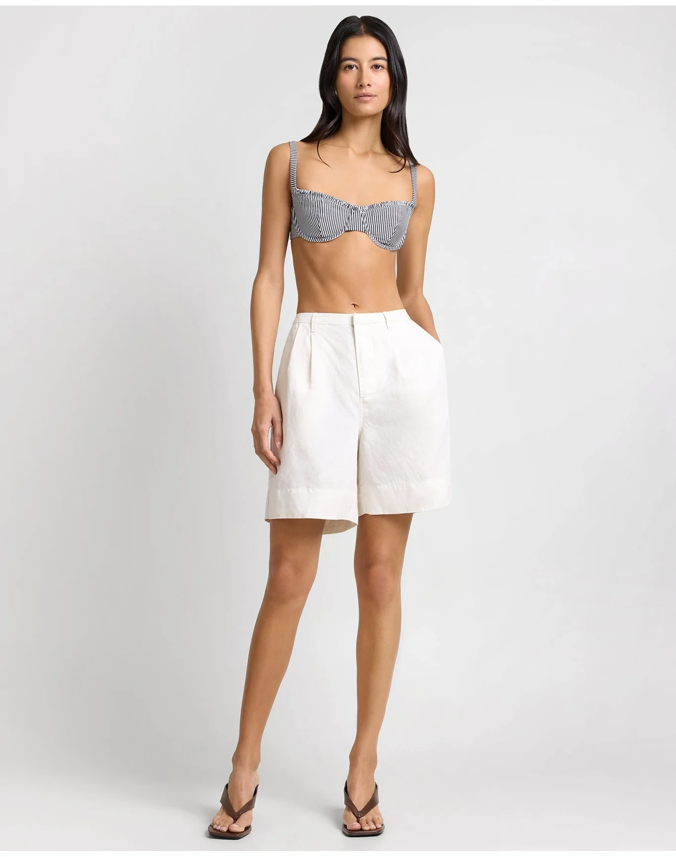 Women | Air Linen Pleated Bermuda Short | Natural - Image 3