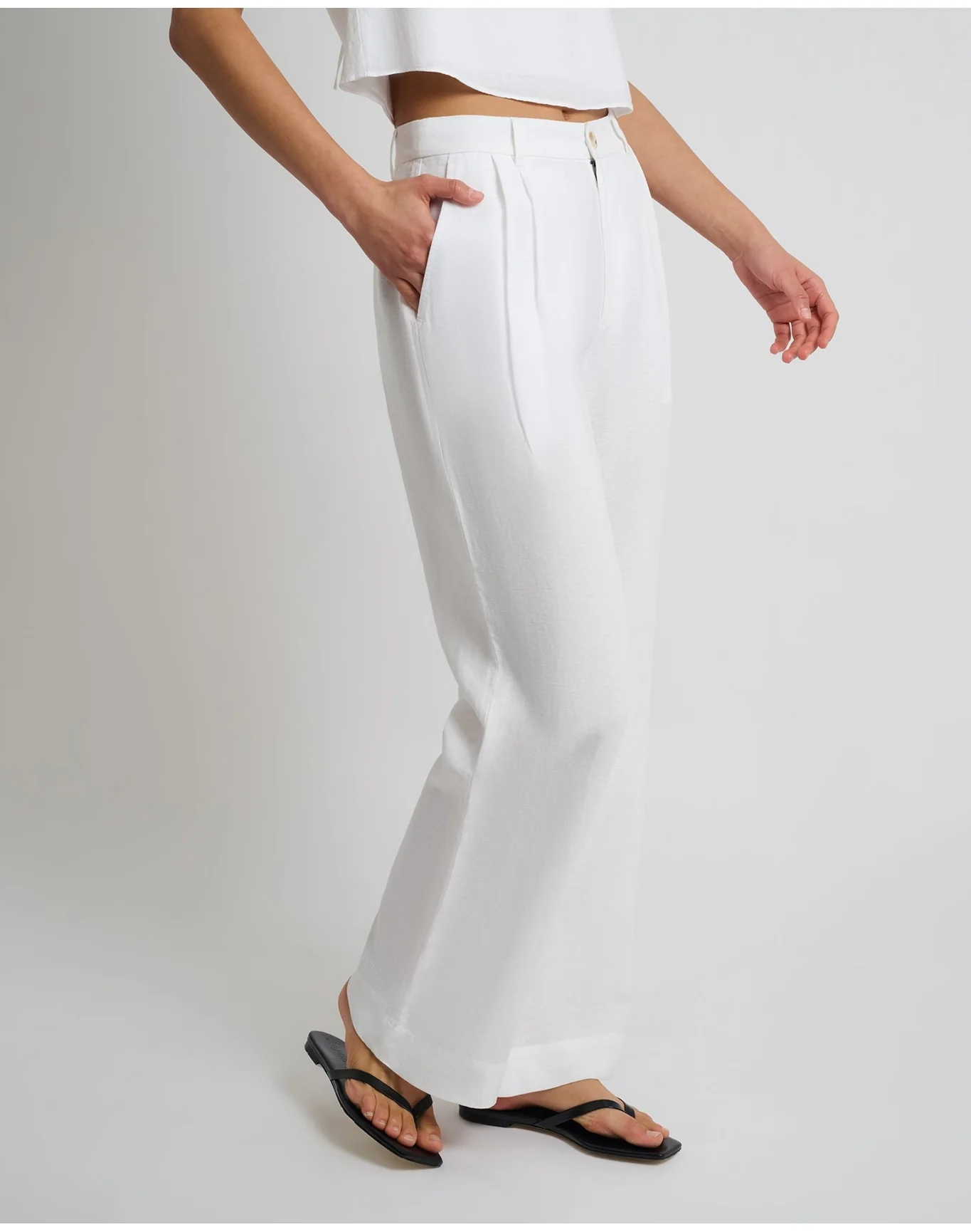 Women | Air Linen Pleated Trouser | White - Image 4