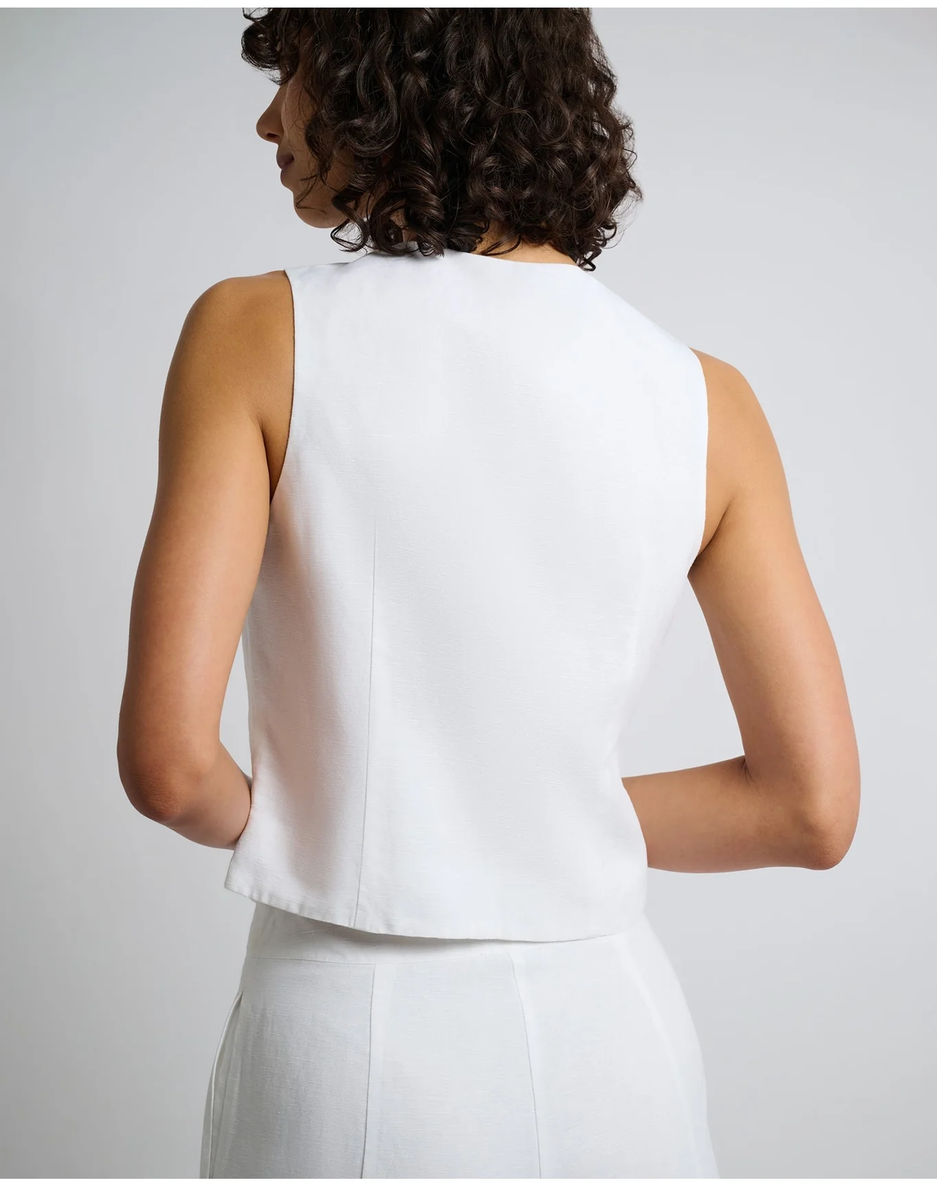 Women | Air Linen Relaxed Vest | White - Image 5