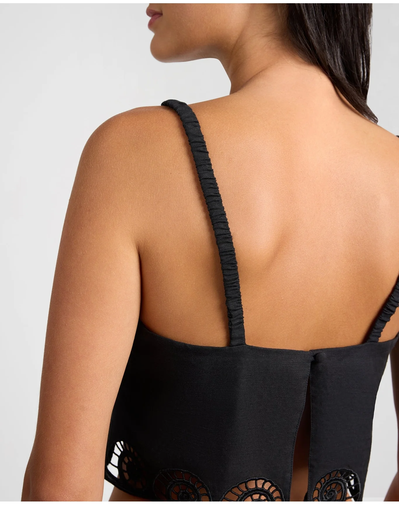 Women | Air Linen Scallop Cropped Top | Black - Image 5