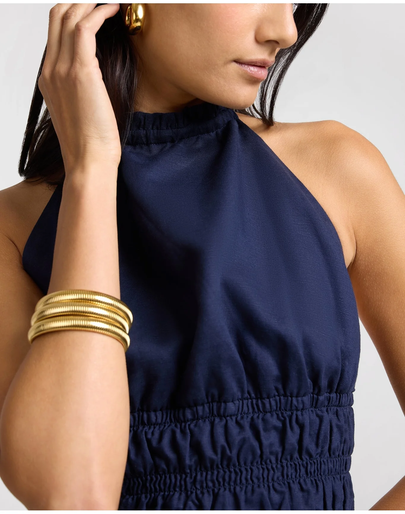 Women | Air Linen Smocked Halter Top | Noir Navy - Image 4
