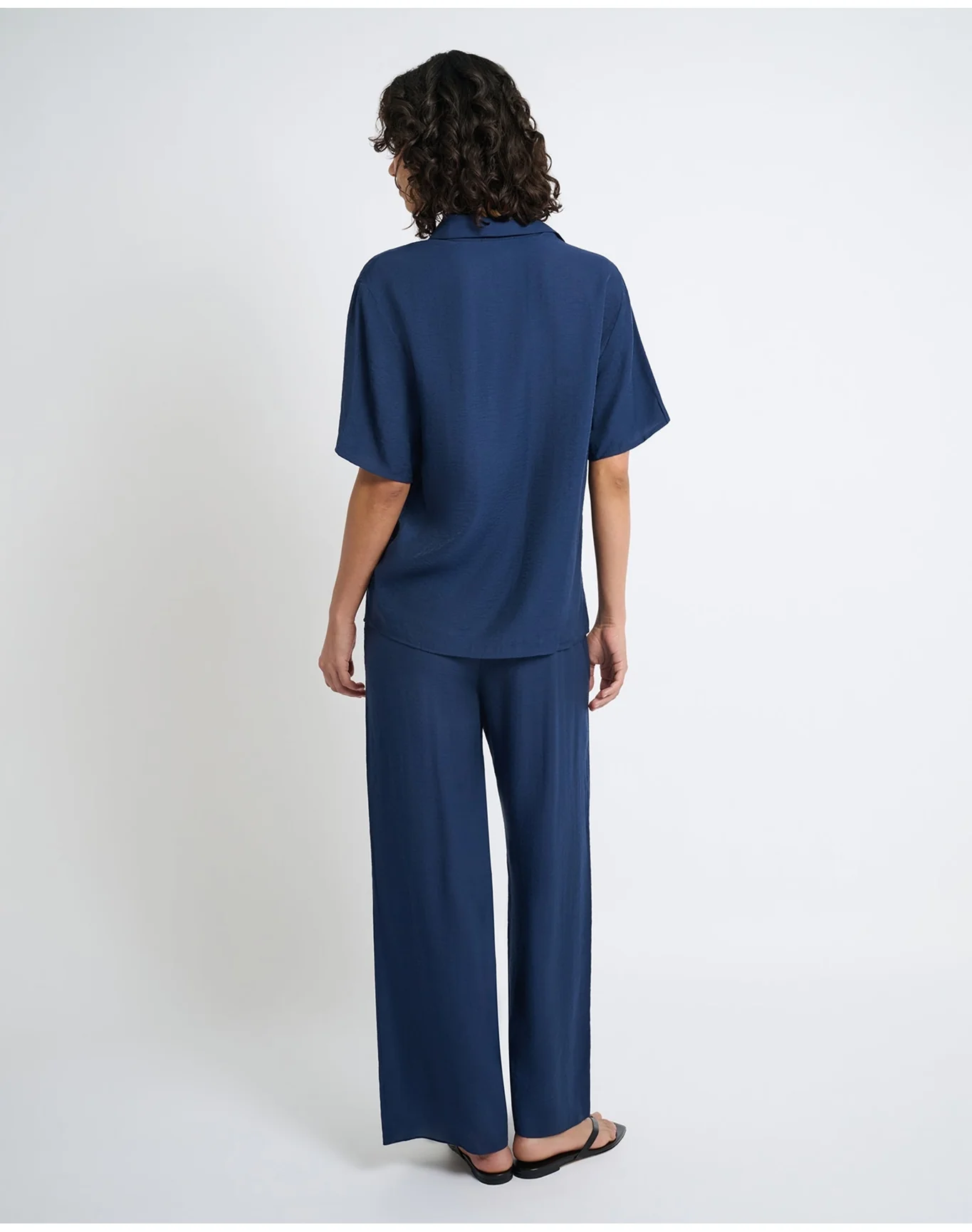 Women | Crinkle Wide Leg Drawstring Pant | Deep Navy - Image 5