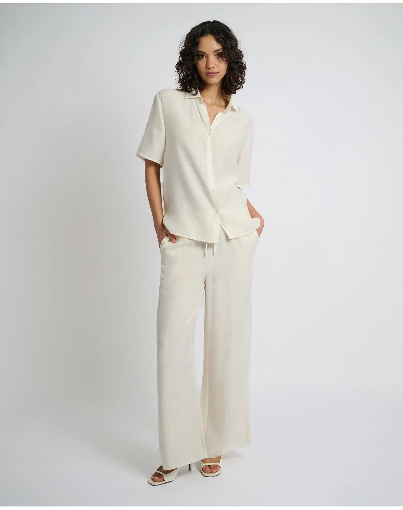 Women | Crinkle Wide Leg Drawstring Pant | Egret - Image 3