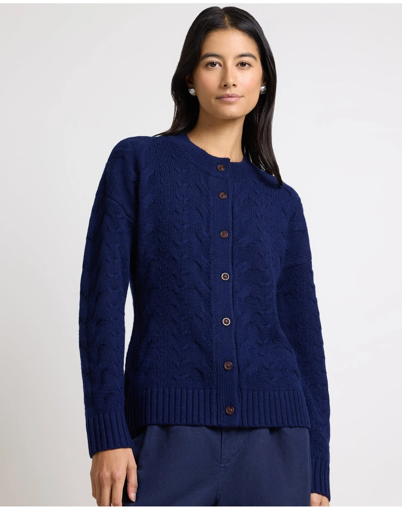 Women | Fitted Cable Knit Cardigan | Noir Navy
