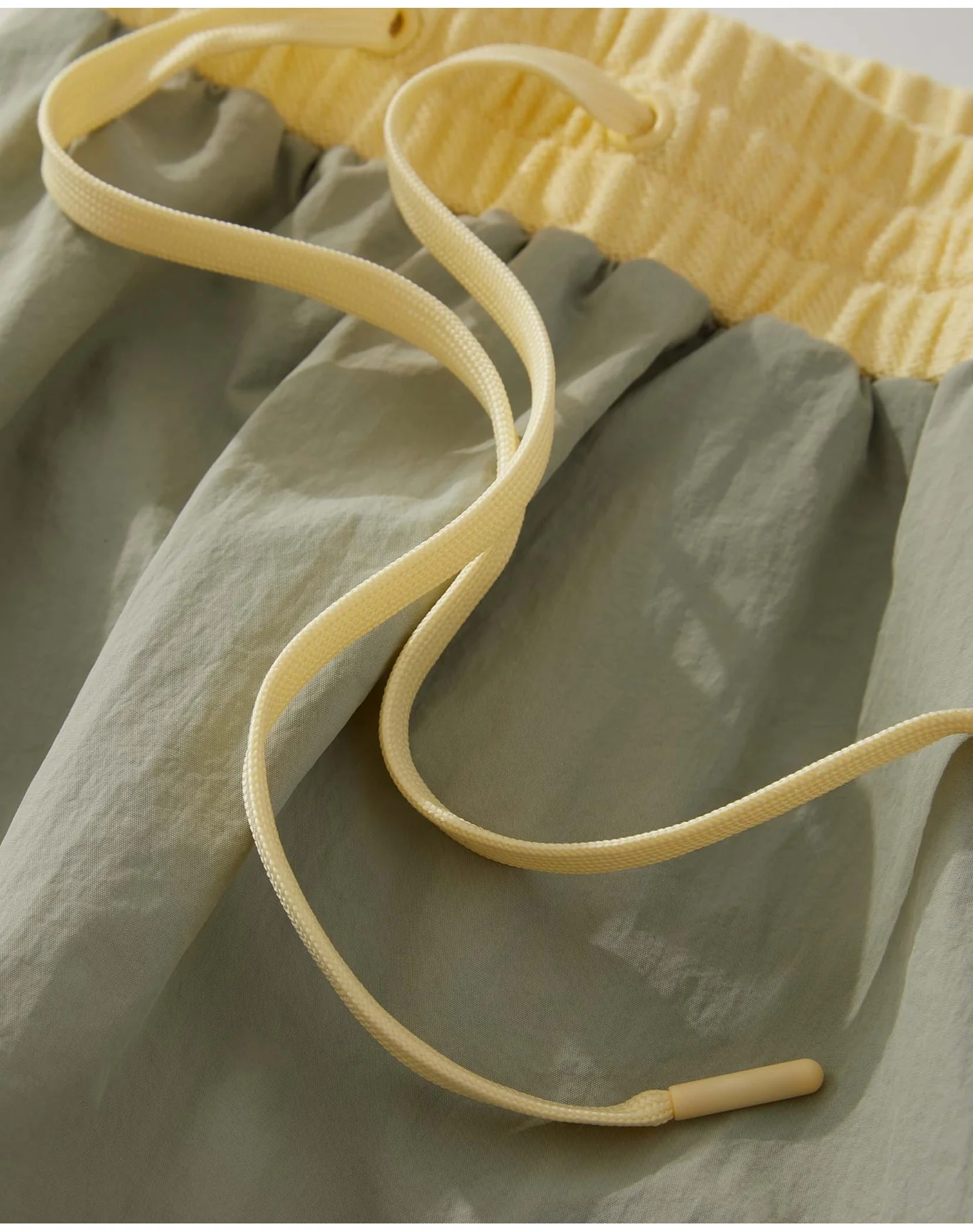 Women | Mixed Material Crinkle Nylon Jogger | Sage French Vanilla - Image 2