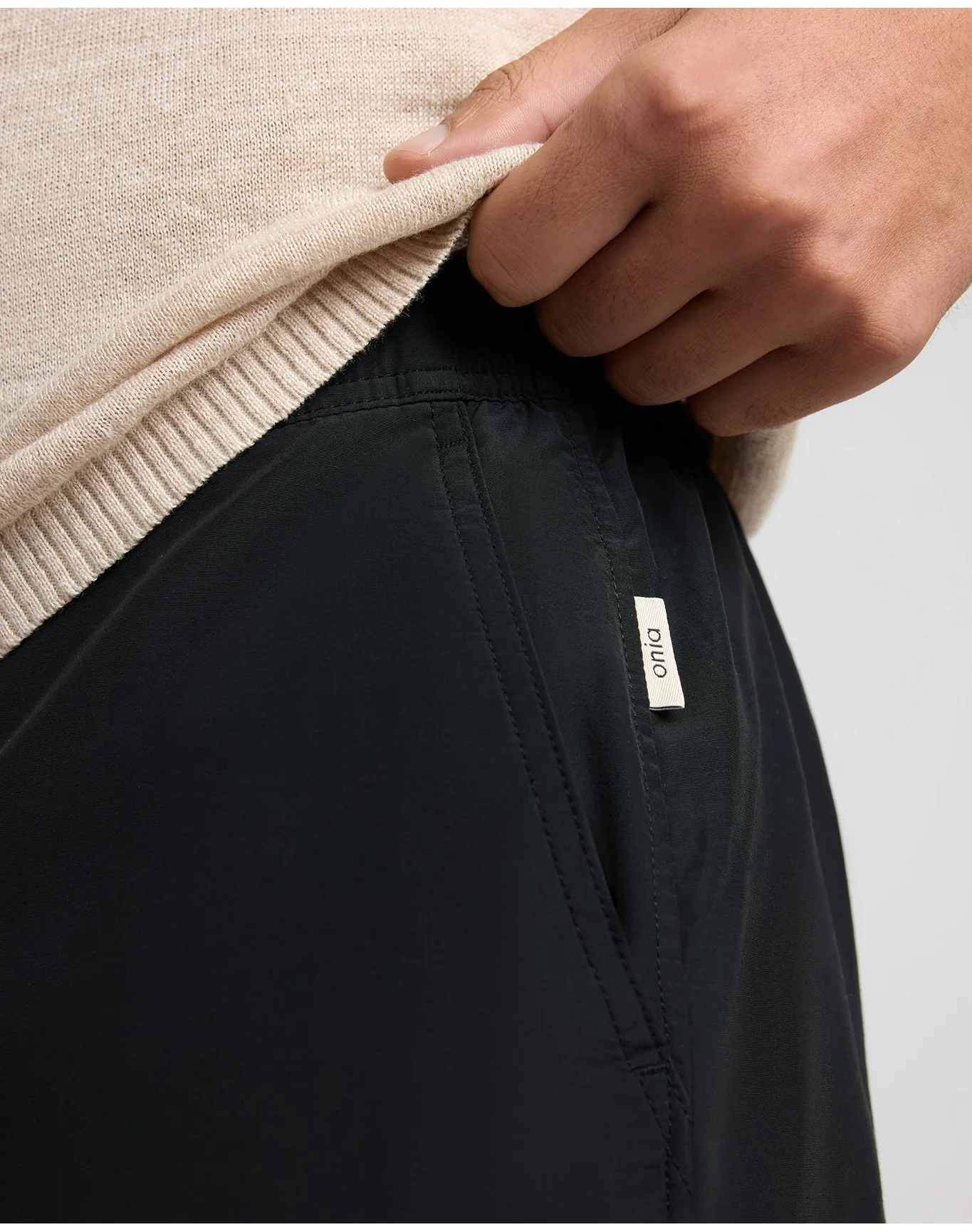 Men | Calder Side Elastic 4" Swim Trunk | Black - Image 4