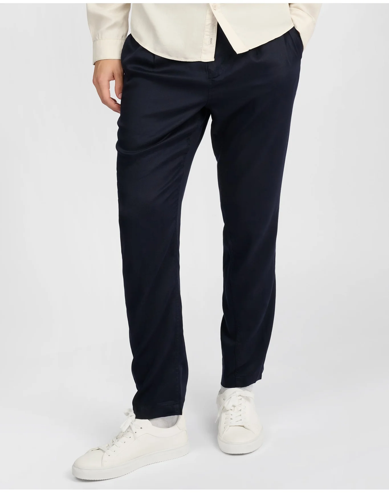Men | Lyocell Tapered Trouser | Midnight - Image 2