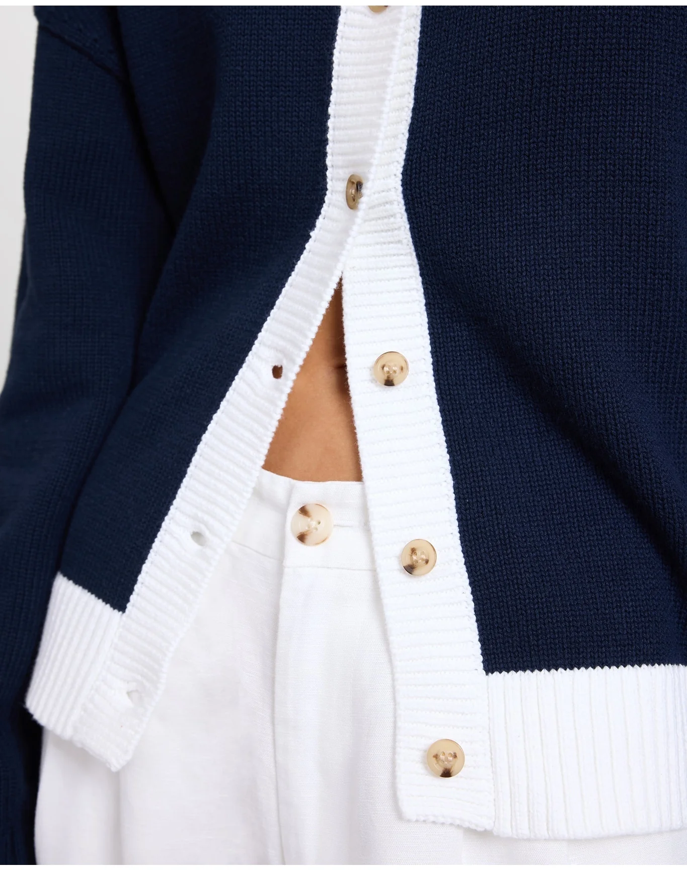 Women | Cotton Fitted Cardigan | Noir Navy x White - Image 6