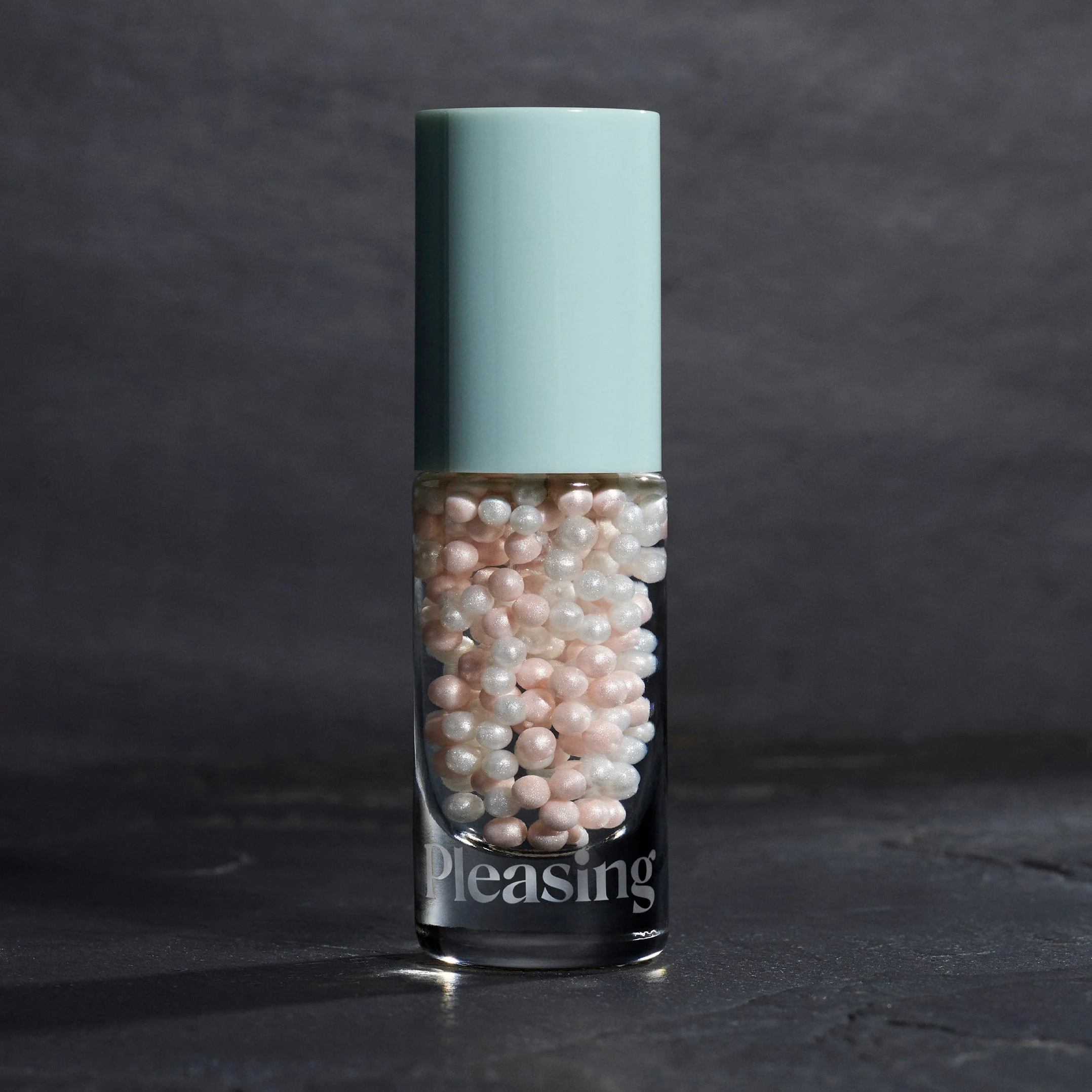 The Pearlescent Illuminating Serum | Black - Image 3