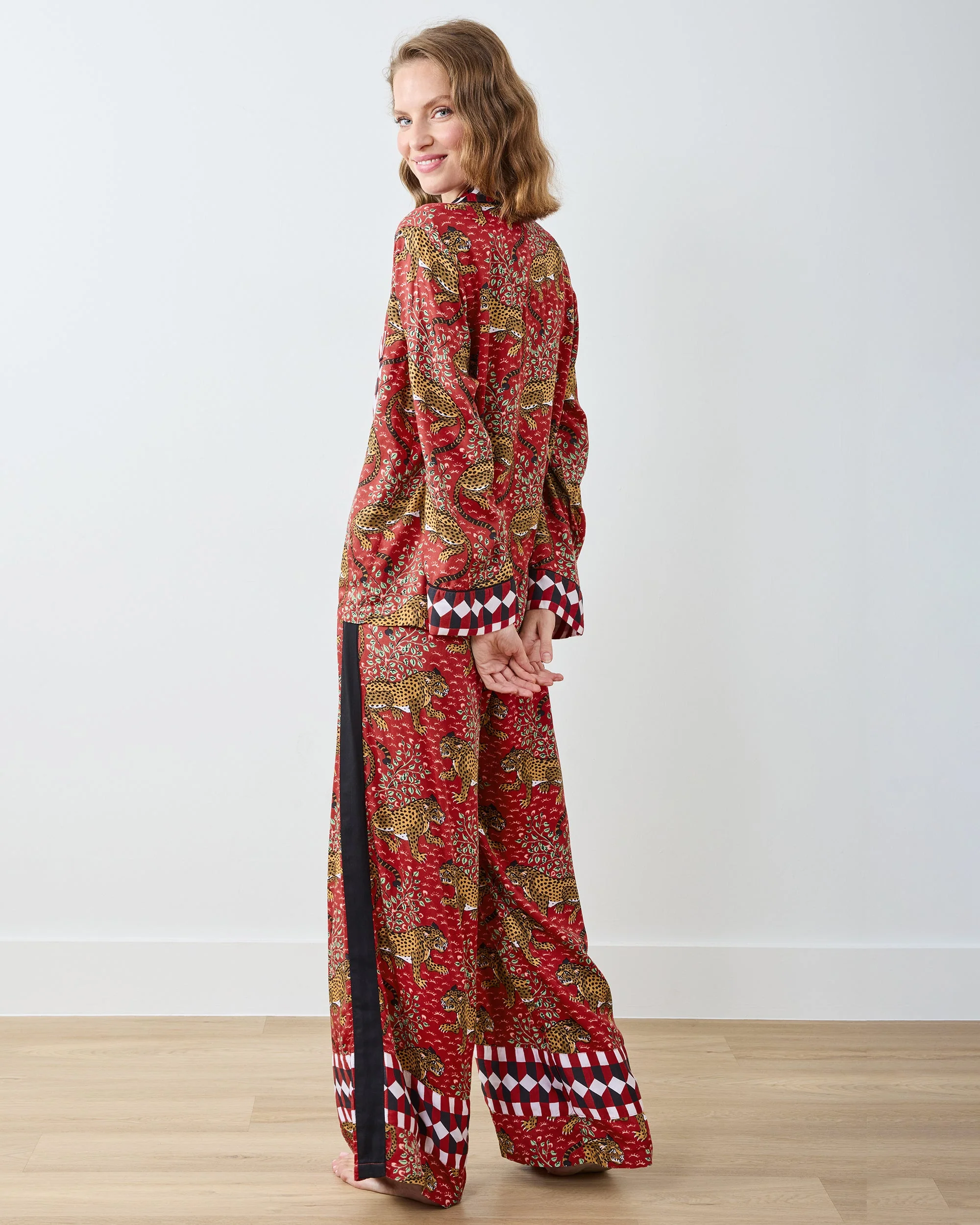Bagheera - Eco Satin Rittenhouse Set | Scarlet - Image 4