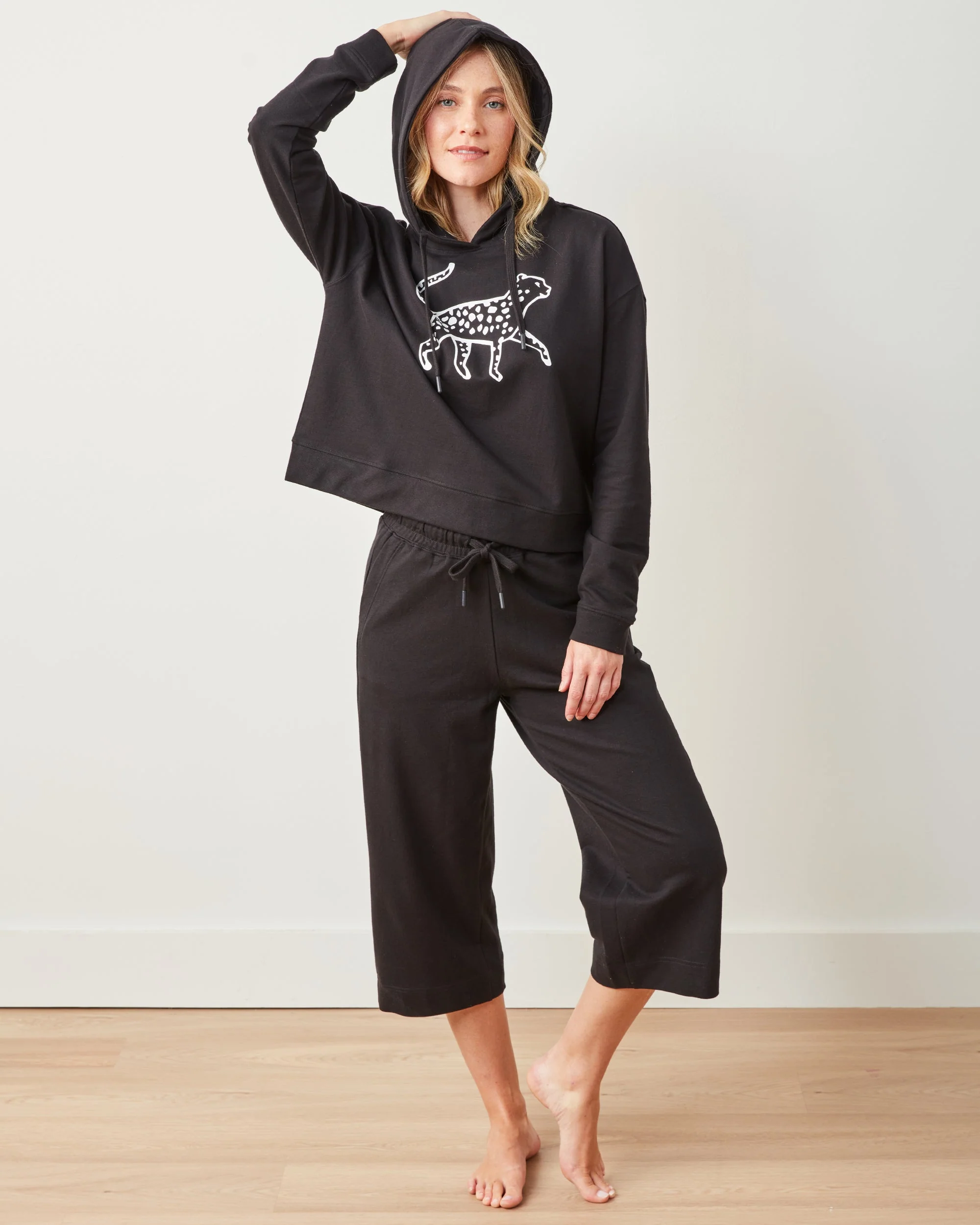Down Time Cropped Sweatpants - Cropped Sweatpants | Black - Image 2