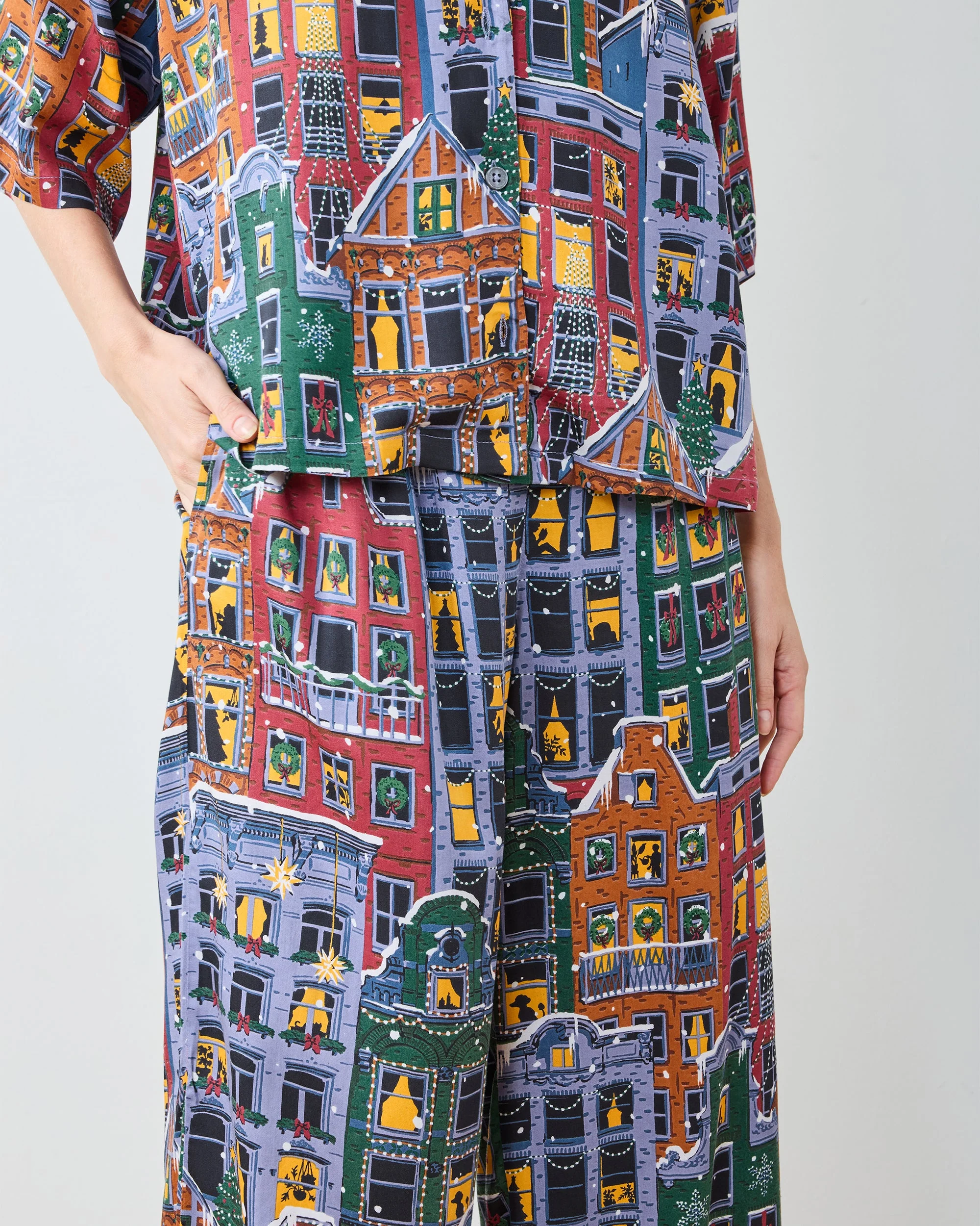 Manhattan Christmas - Eco Satin Wildest Dreams Set | Cozy Brownstone - Image 4